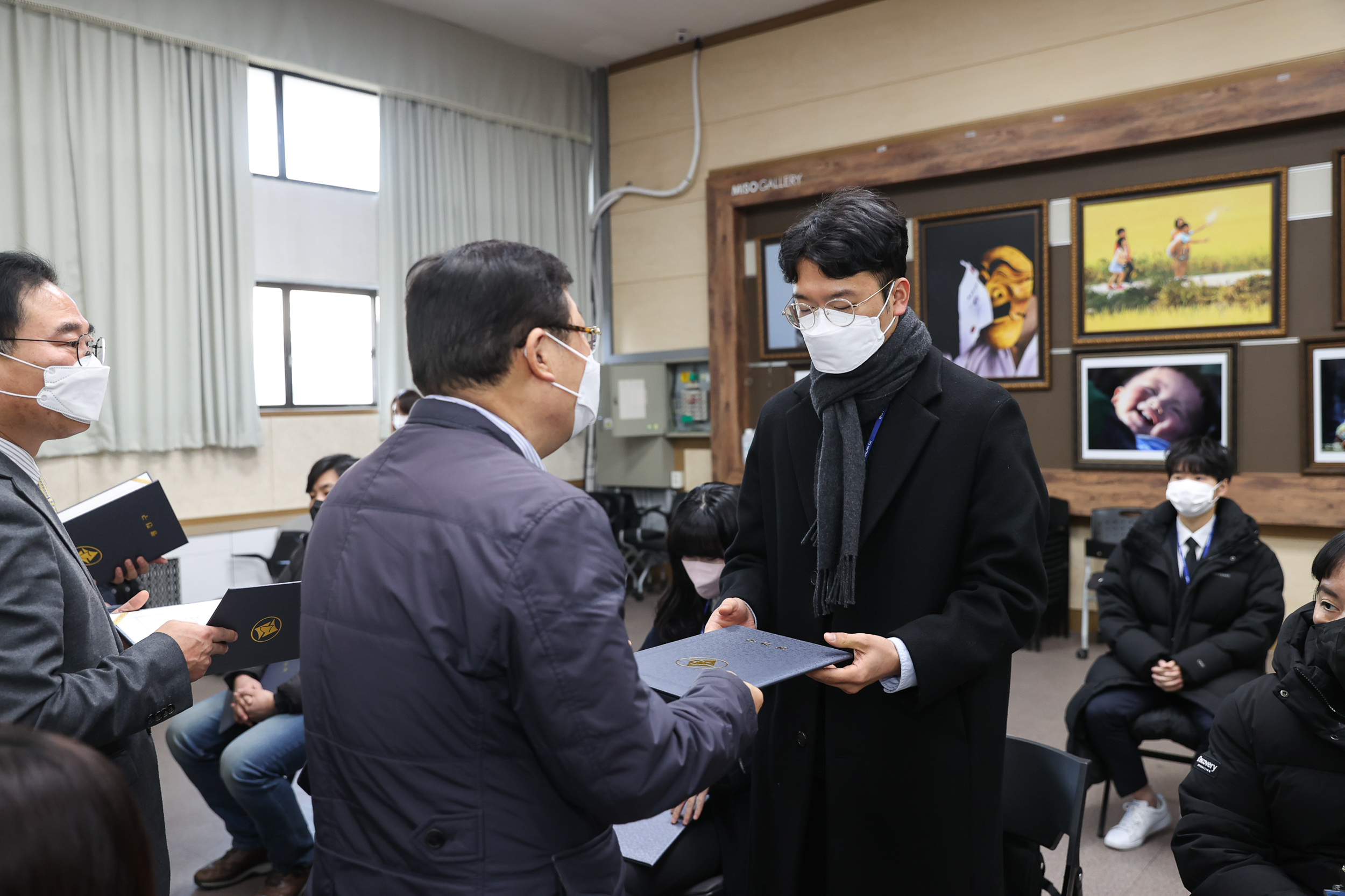 20221228-2023 상반기 정기인사 발령장 수여 221228-1110_G_132702.jpg