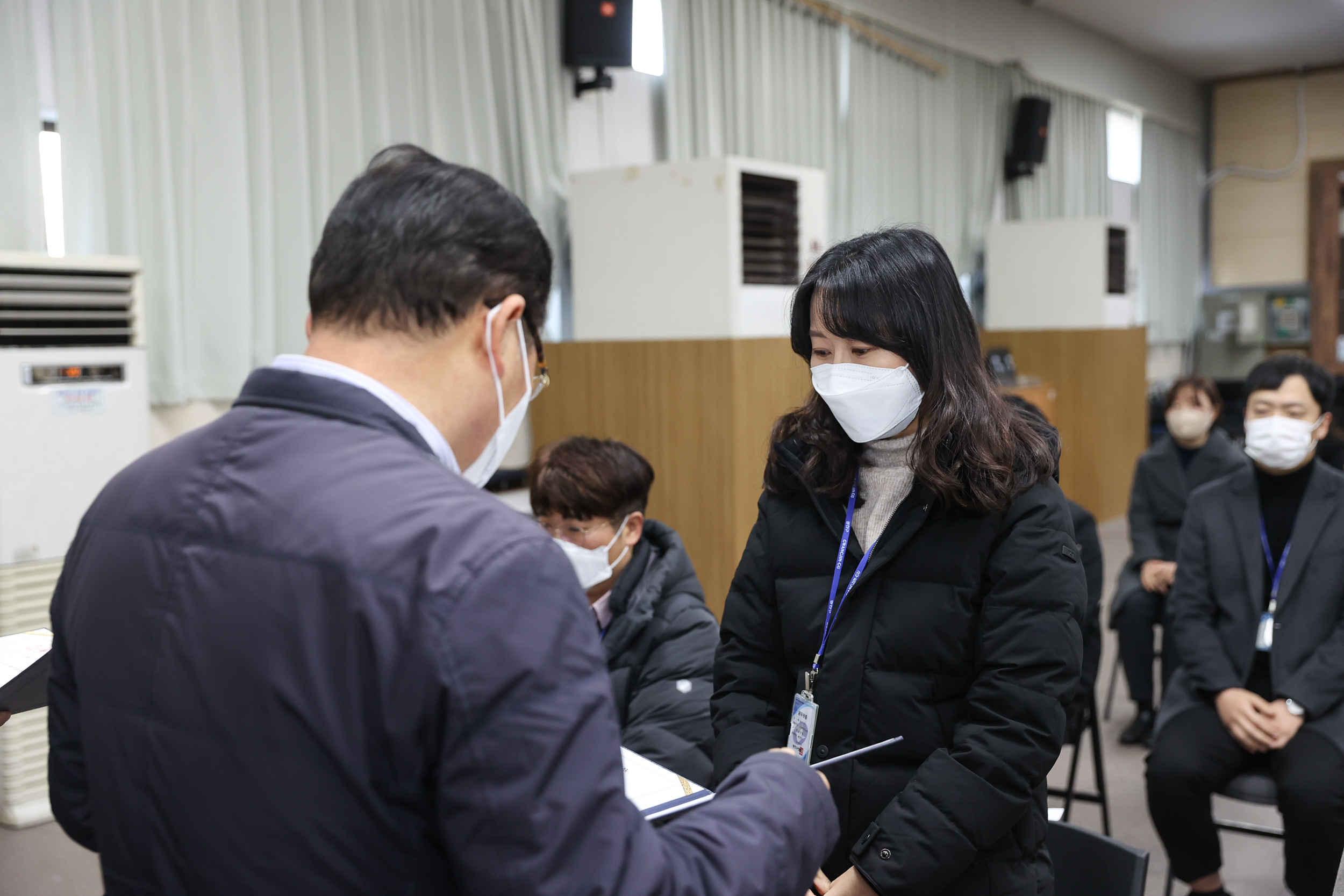 20221228-2023 상반기 정기인사 발령장 수여 221228-0295_G_132642.jpg