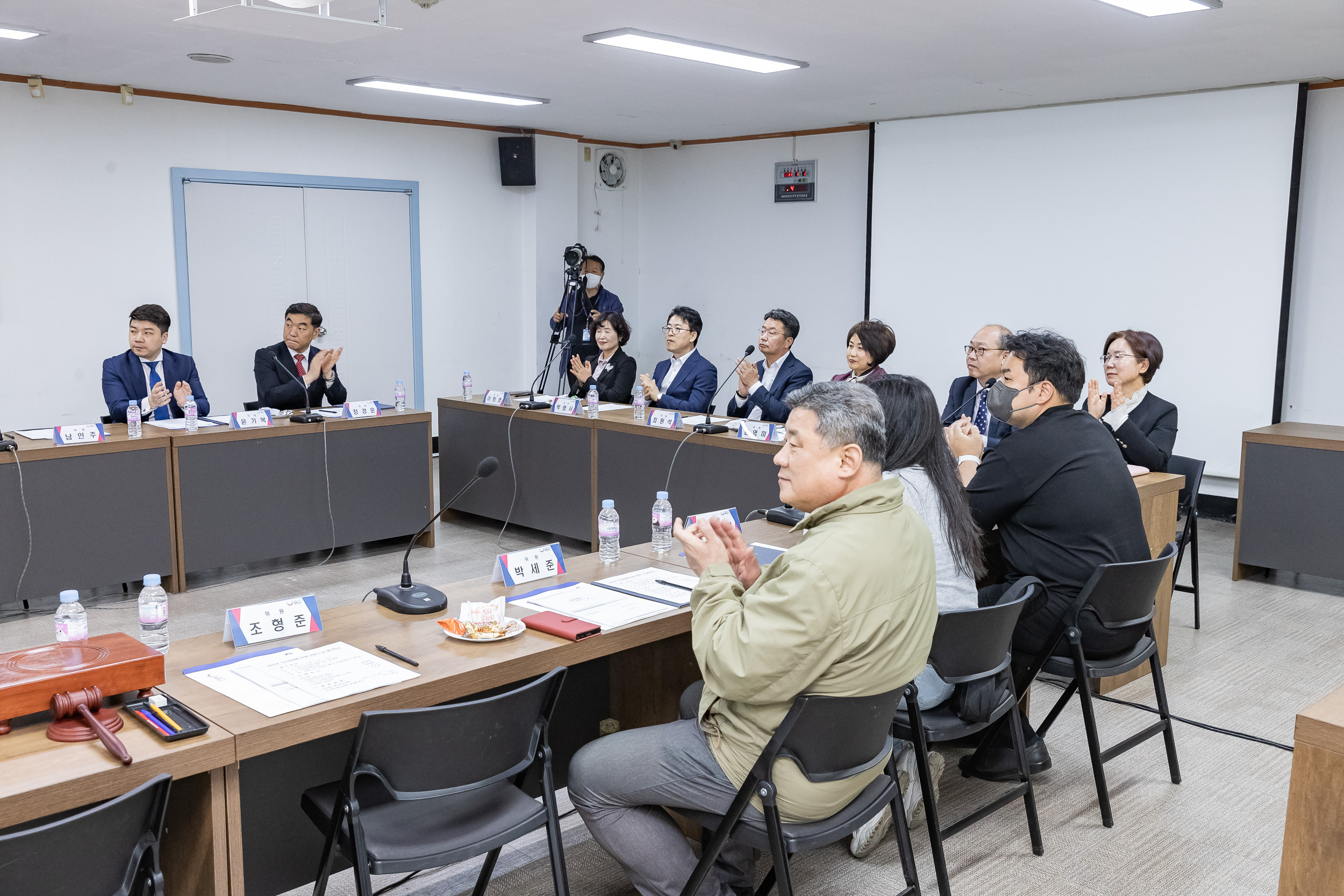 20230502-2023년 주민참여예산위원 위촉식 및 예산학교 230502-0178_G_112932.jpg