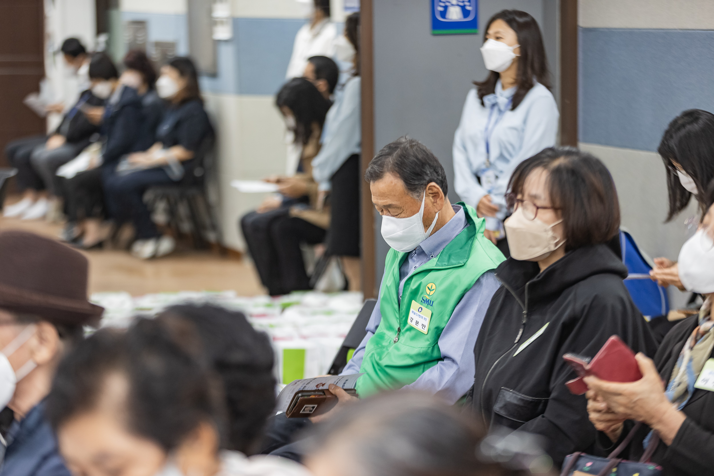 20221007-경로의달기념 찾아가는 효꾸러미 전달 및 표창장 수여식-자양1동 221007-0283_G_131835.jpg