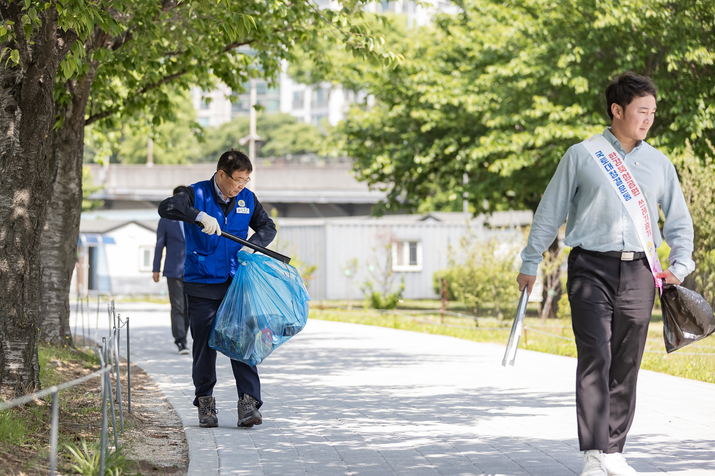 20230509-바르게살기운동 광진구협의회 국토대청결 운동 230509-0615_G_100050.jpg