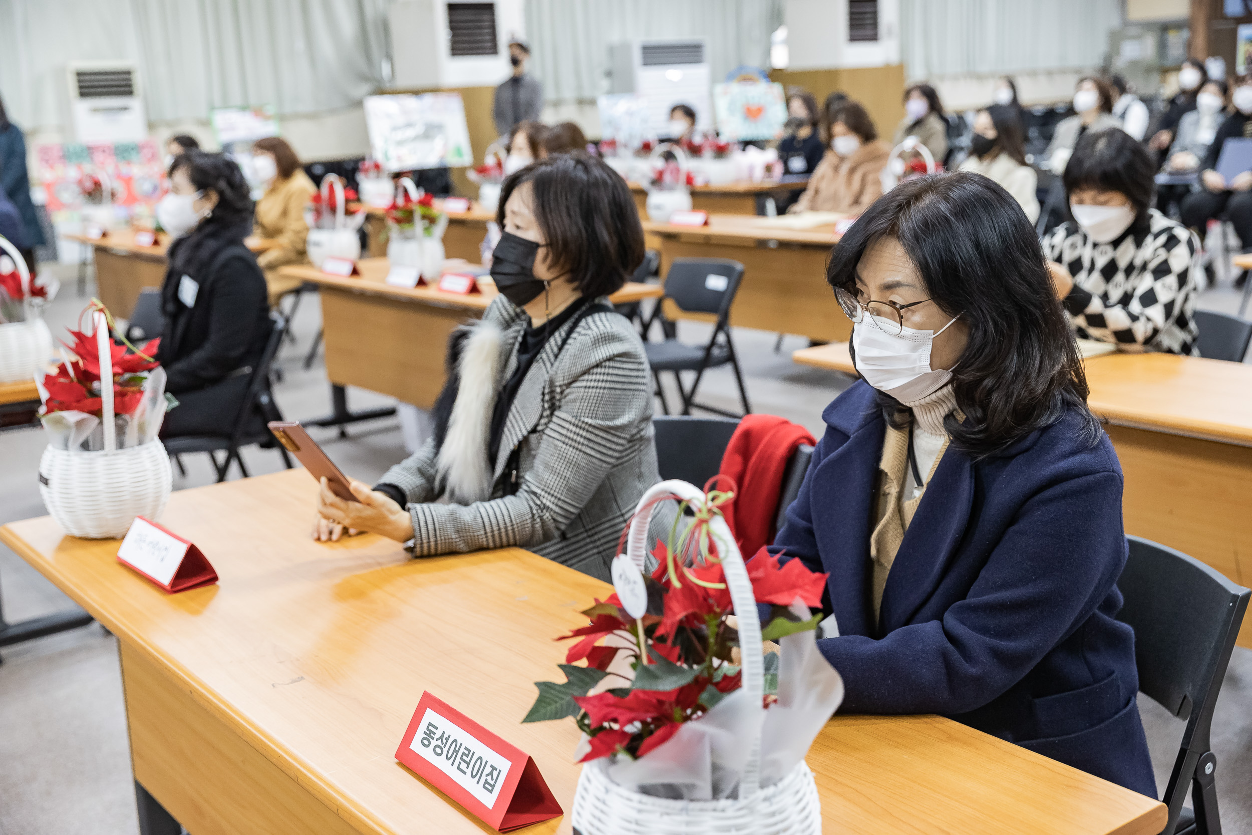 20221209-2022년 민간어린이집연합회 저금통 전달 및 우수 보육교직원 표창 수여식 221209-0652_G_084109.jpg