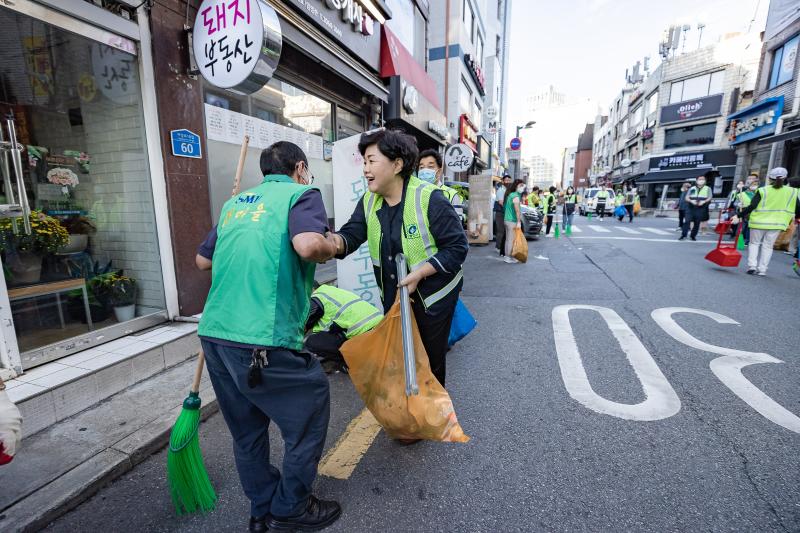 20220920-제4회 주민과 함께하는 골목청소(구의1동) 220920-1383_G_094056.jpg