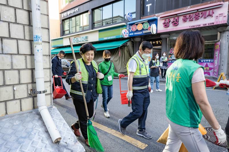 20220920-제4회 주민과 함께하는 골목청소(구의1동) 220920-0852_G_094051.jpg