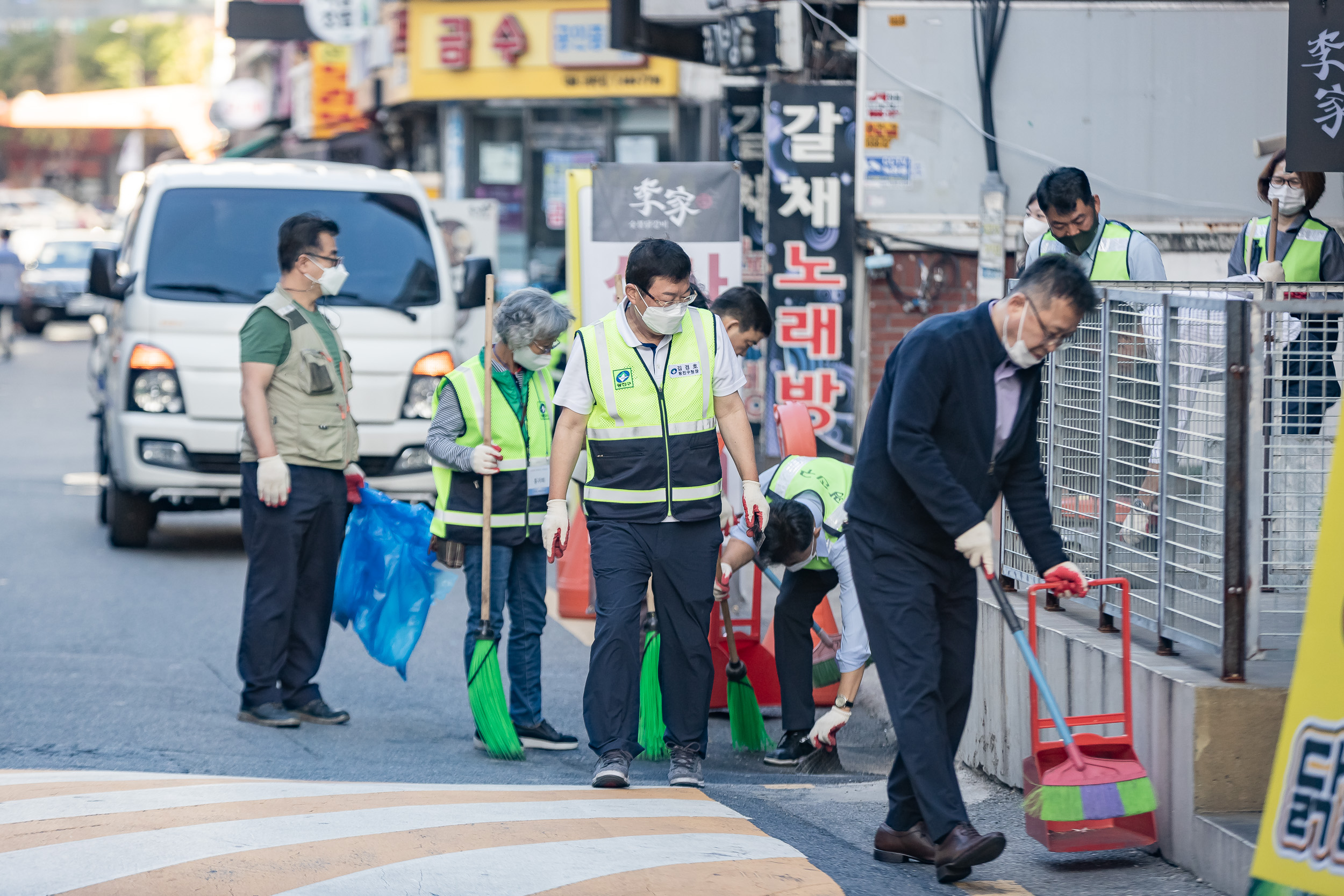 20220920-제4회 주민과 함께하는 골목청소(구의1동) 220920-1169_G_094053.jpg