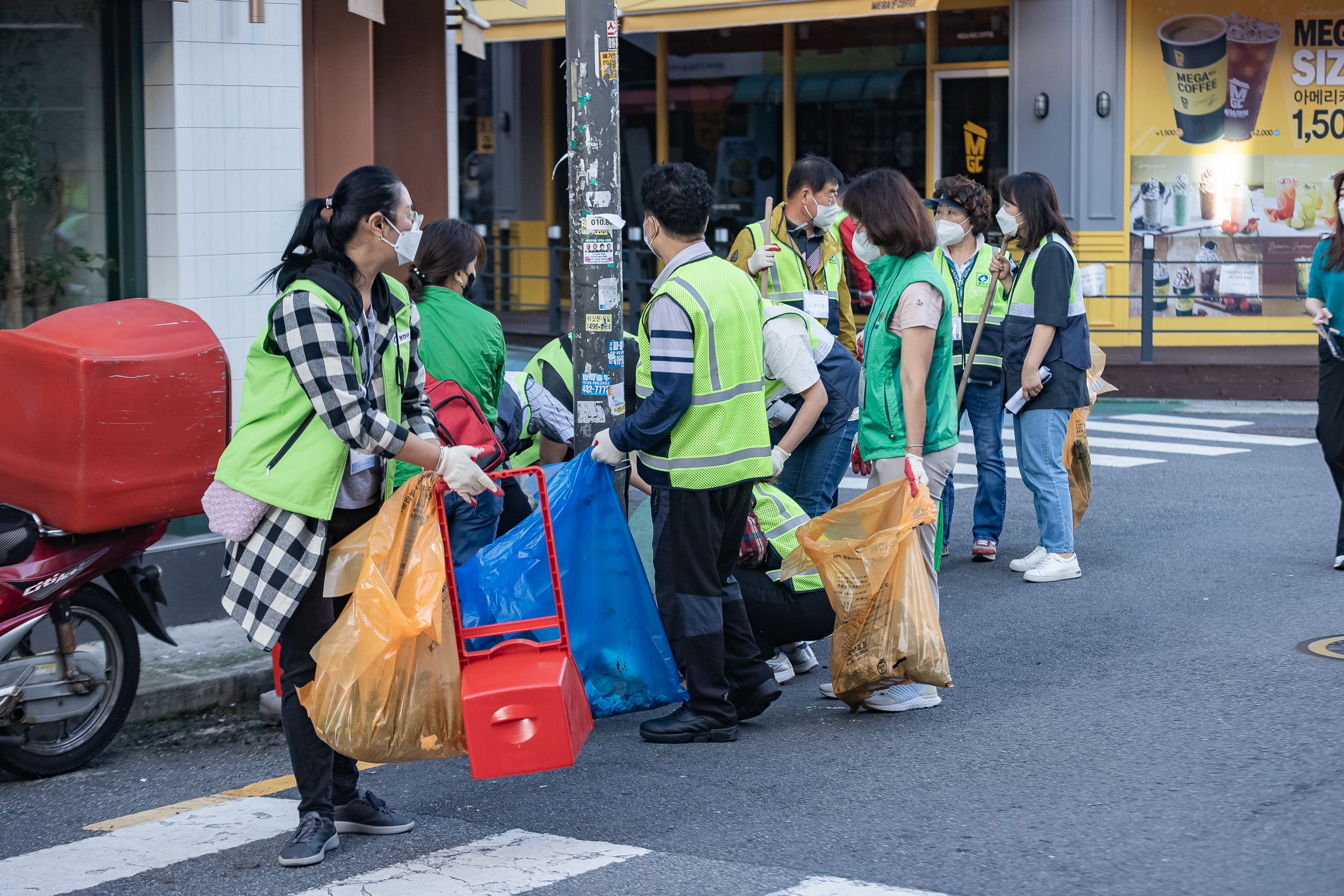 20220920-제4회 주민과 함께하는 골목청소(구의1동) 220920-1216_G_094054.jpg