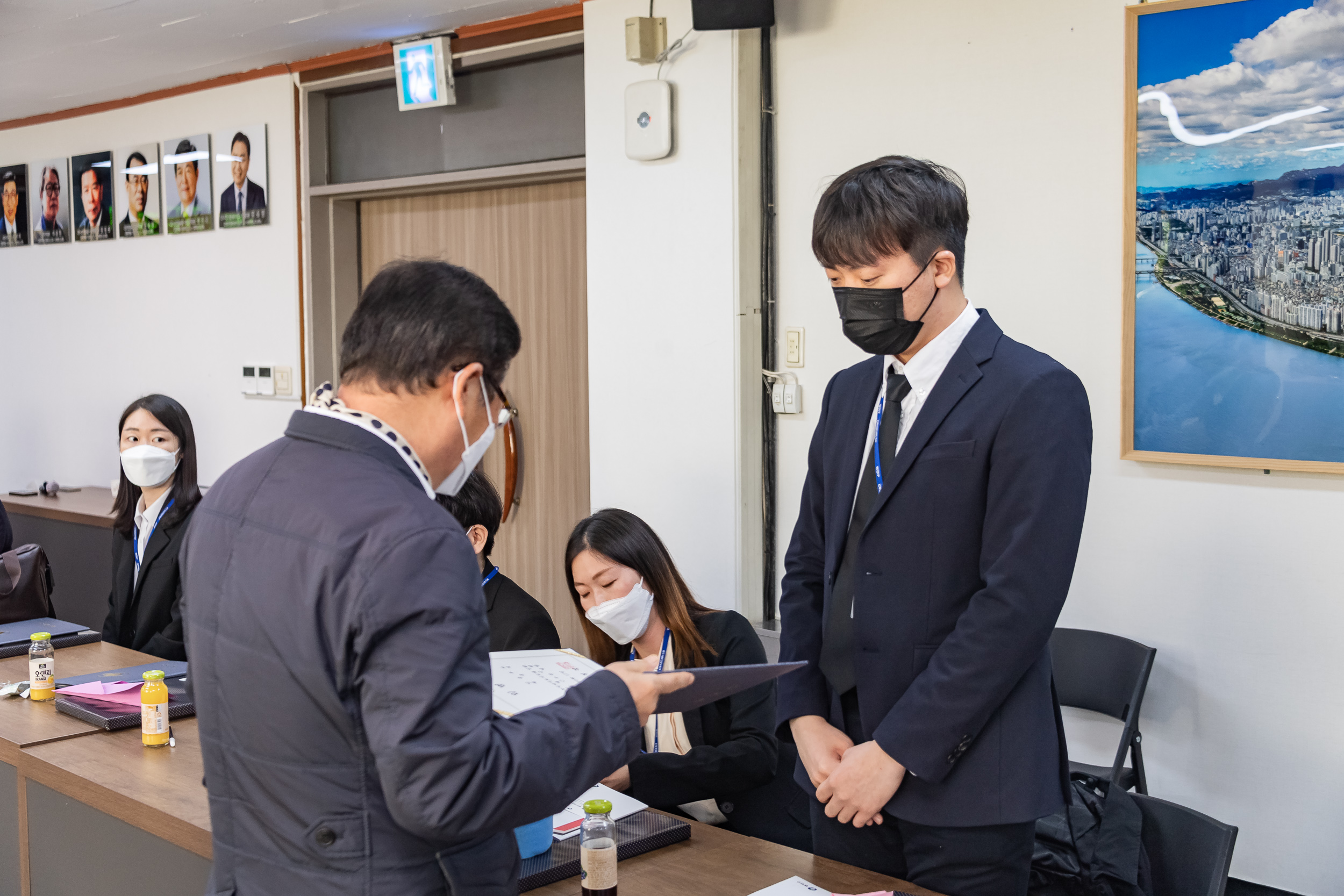 20221017-신규직원 임명장 수여식 및 소통간담회 221017-0111_G_175105.jpg