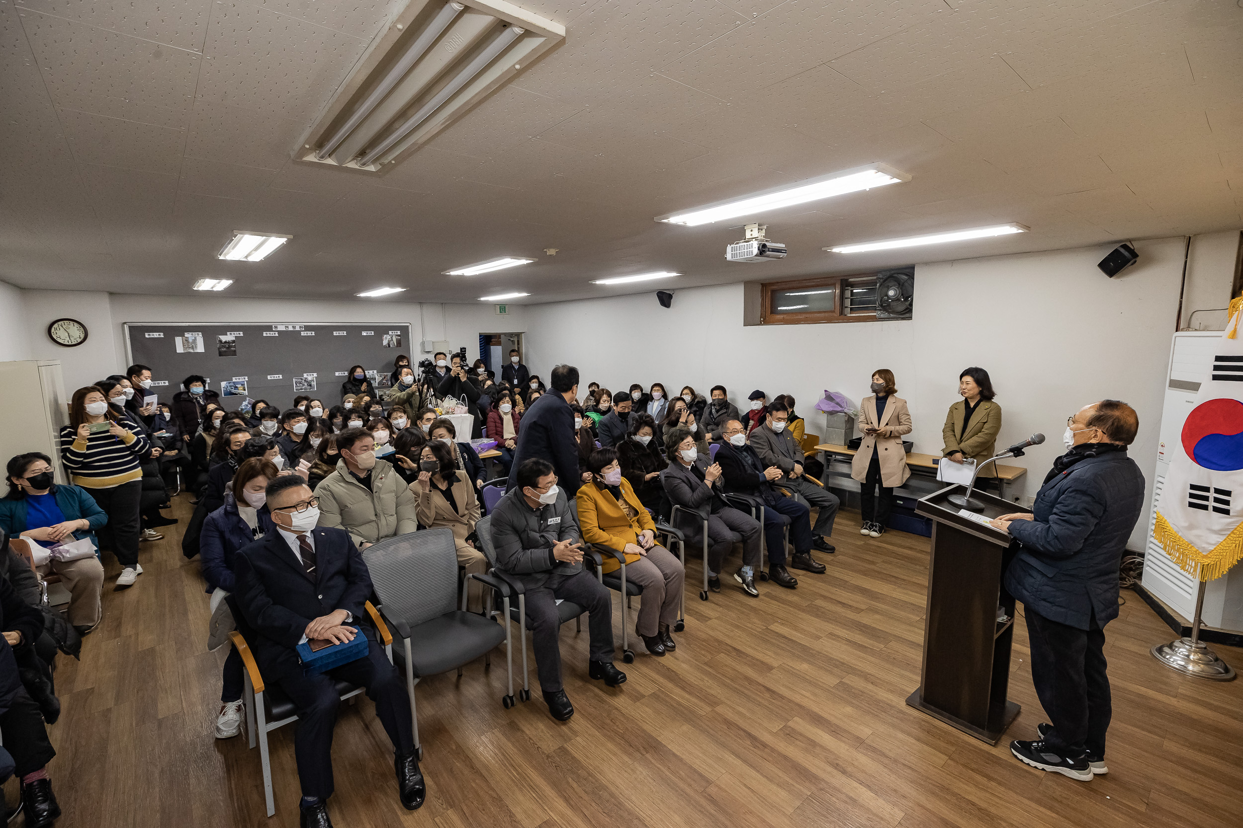 20221226-2022년 광진구 새마을지도자대회- 부녀회·직장공장·문고 -  221226-0816_G_201741.jpg