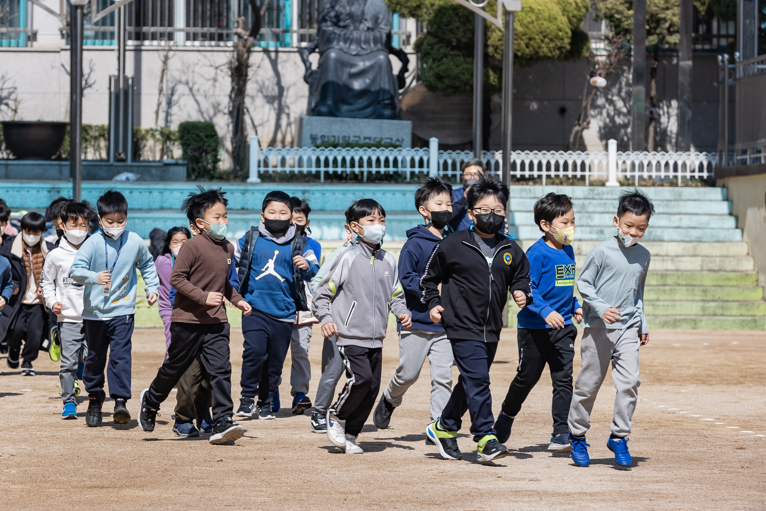 20230313-학교앞 소통 나들이-무엇이든 말해 주세요! 230313-0358_G_135828.jpg