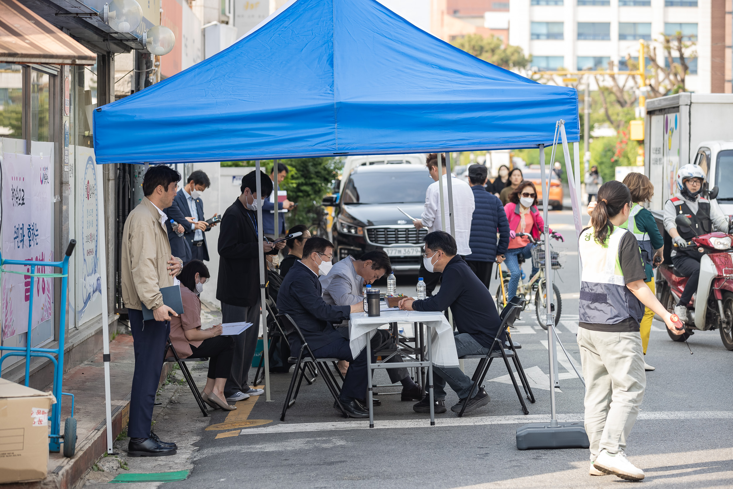 20230512-제4회 주민과 함께하는 골목 경청-구의1동 230512-1037_G_194504.jpg