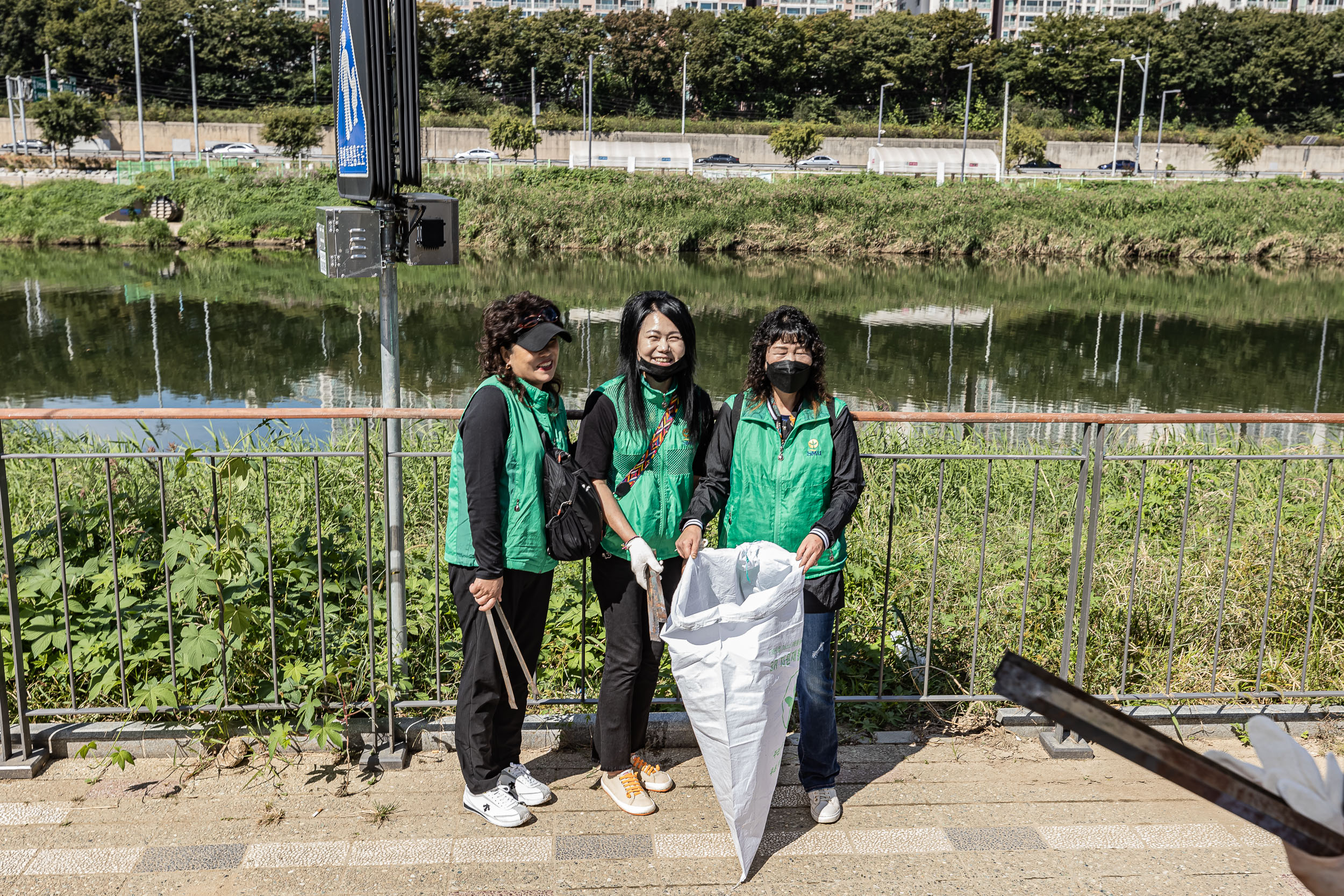 20220927-생명운동실천 중랑천 환경정화활동 - 광진구새마을회 220927-0811-1_G_094816.jpg