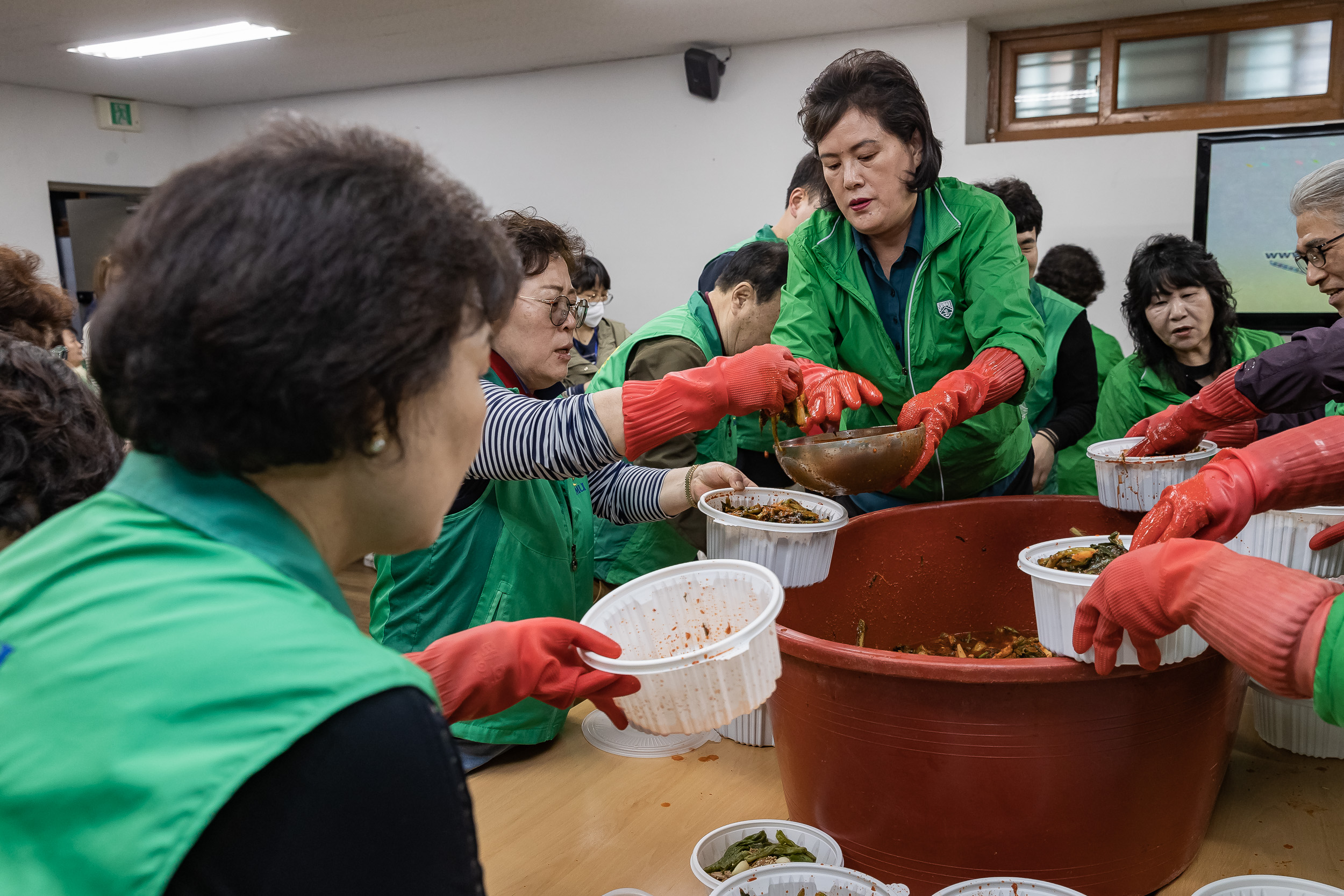 20230427-광진구새마을부녀회 관내이웃 사랑의 밑반찬 만들어 드리기 230427-0360_G_191023.jpg