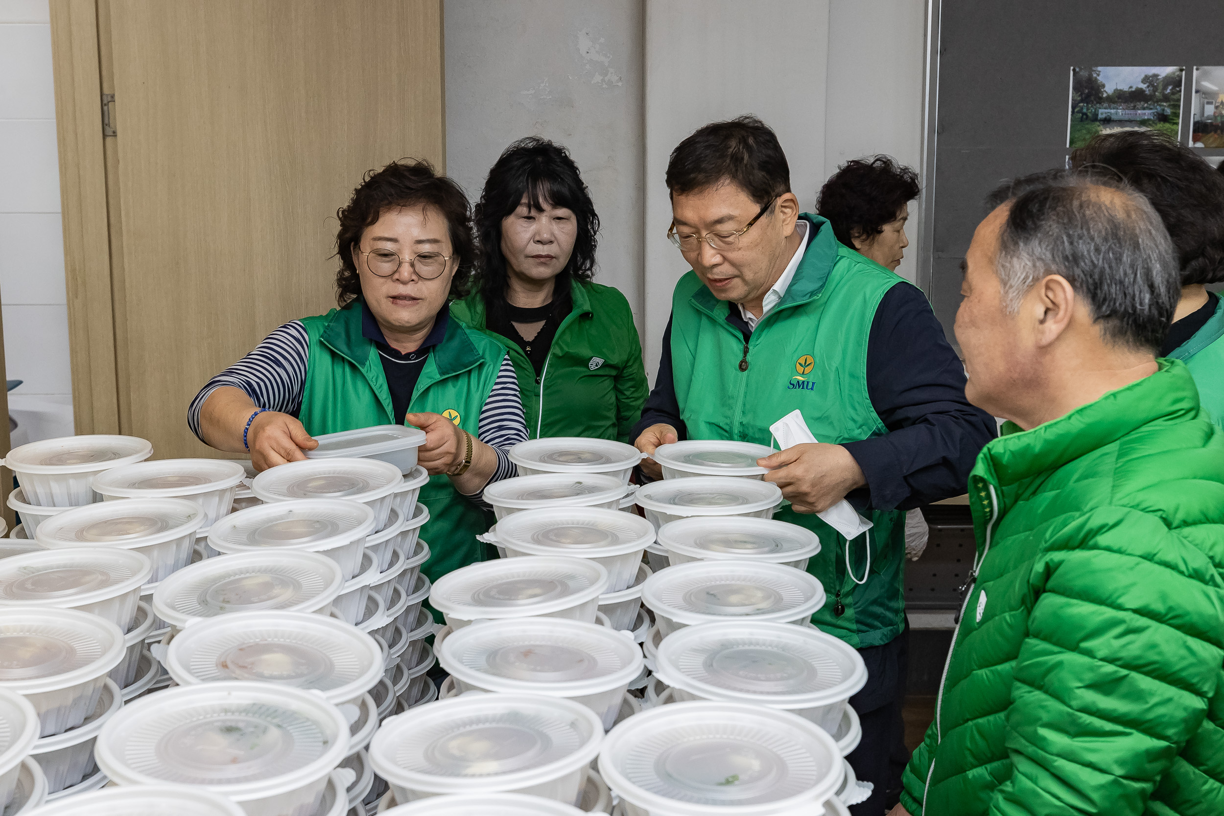 20230427-광진구새마을부녀회 관내이웃 사랑의 밑반찬 만들어 드리기 230427-0501_G_191025.jpg