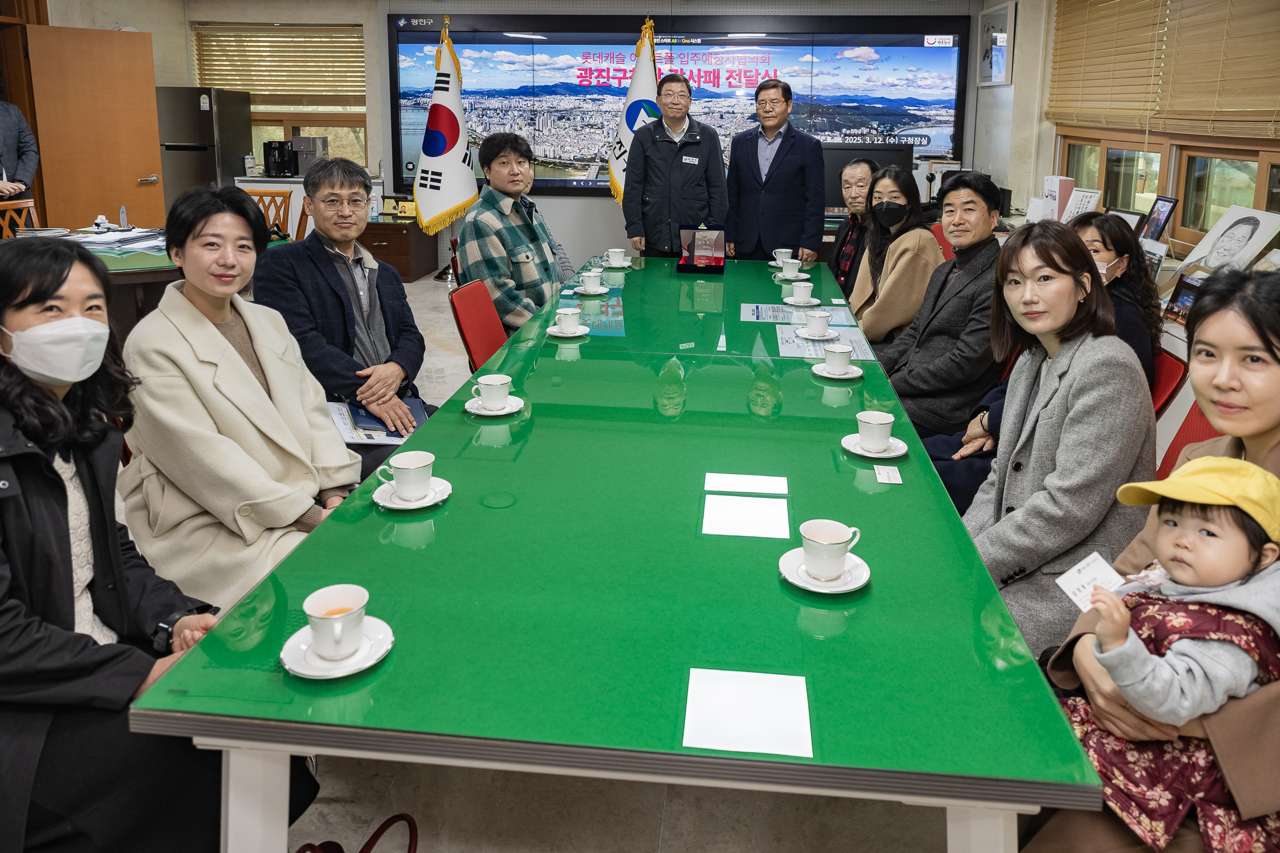 20250312-이스트폴 감사패 전달 20250312-20331_L_192134.jpg