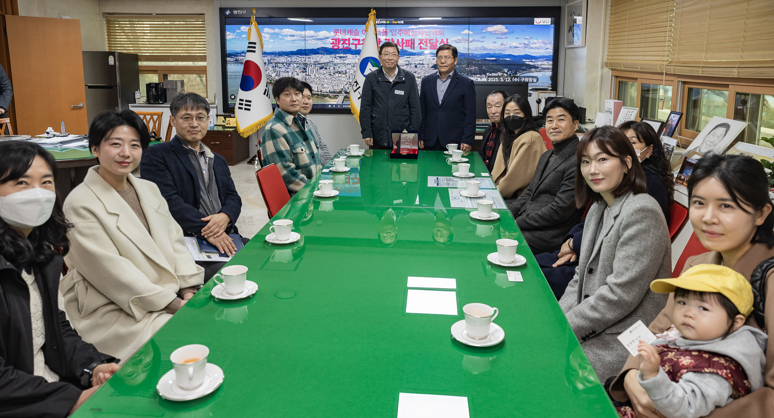 20250312-이스트폴 감사패 전달 20250312-20340_L_192134.jpg