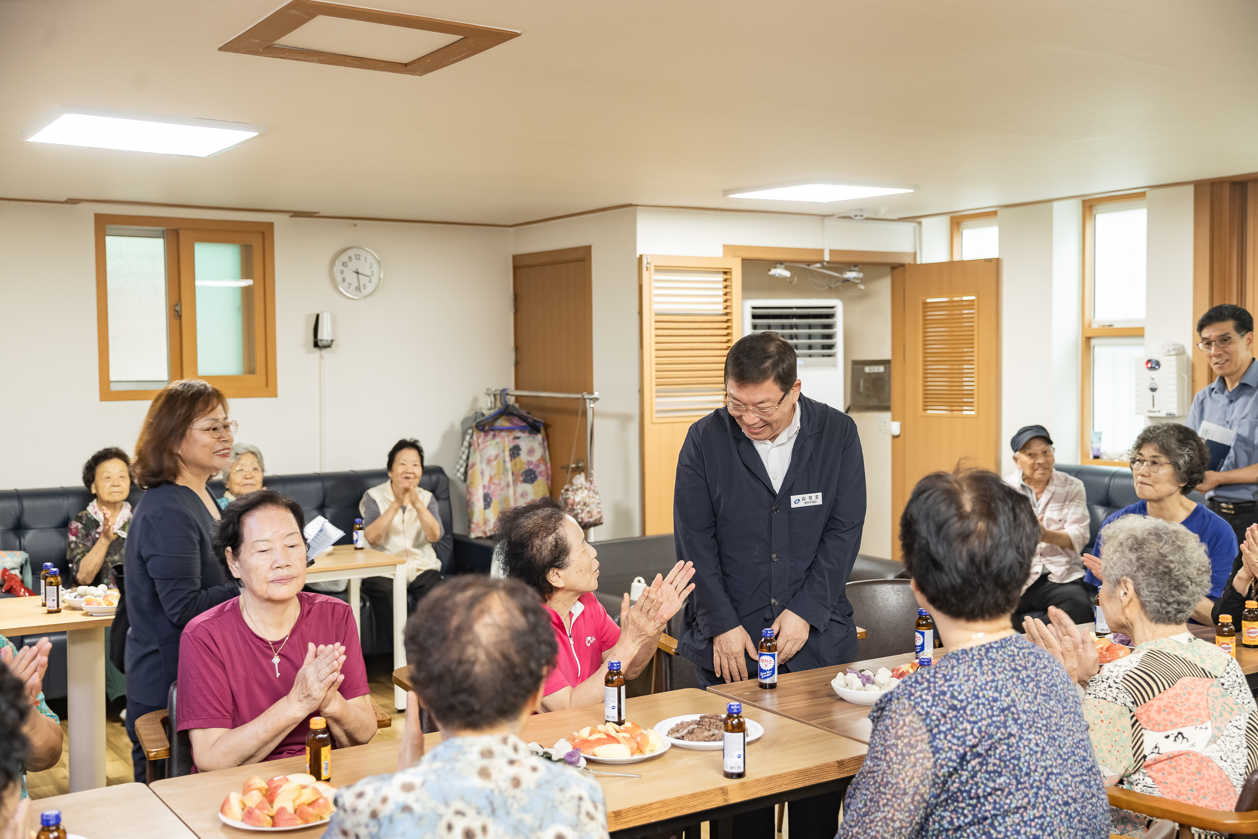 20240909-추석맞이 노인복지시설 방문-구의2동 경로당 240909-0975_G_182137.jpg