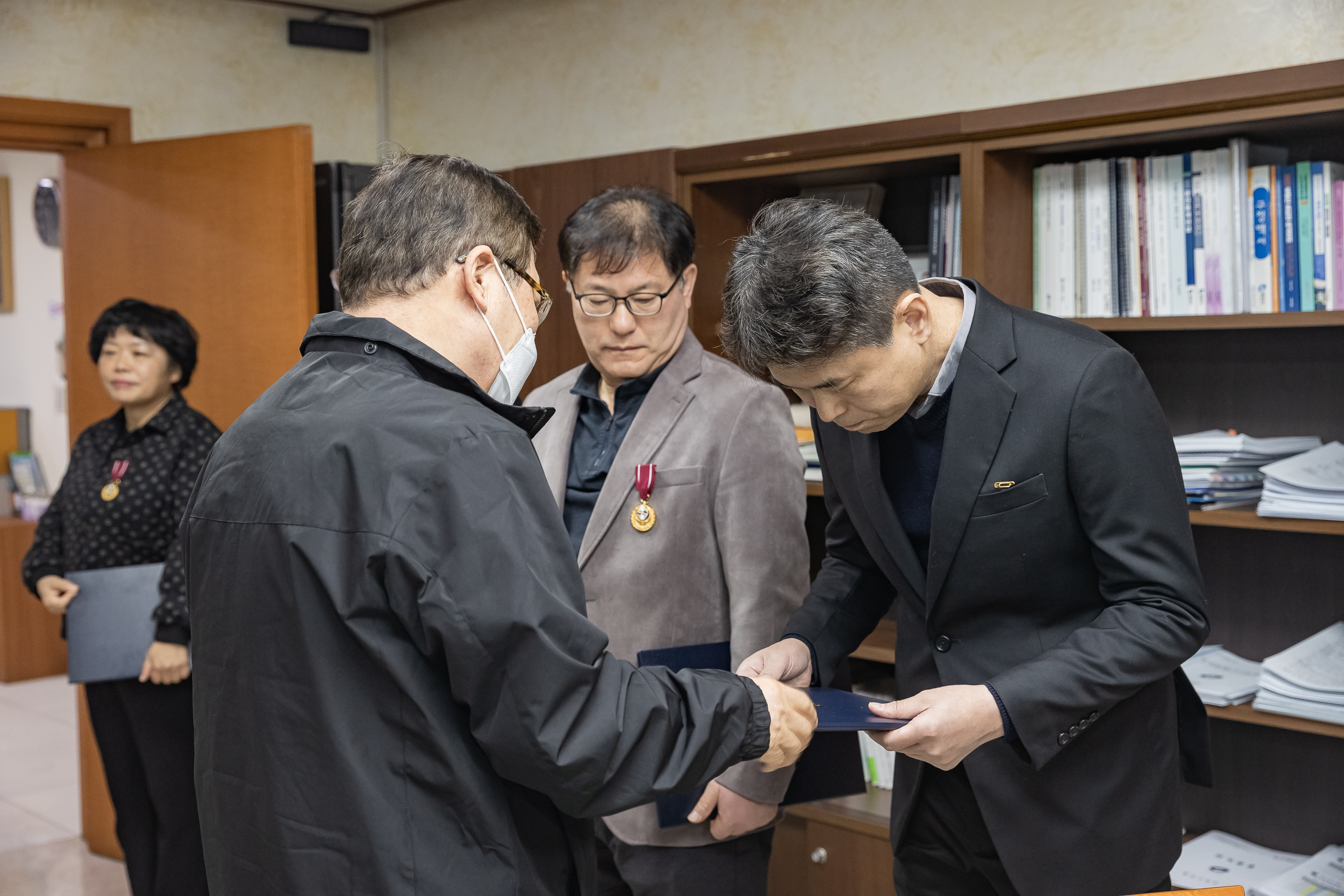 20250220-모범공무원 표창수여 20250220-7540_G_171409.jpg