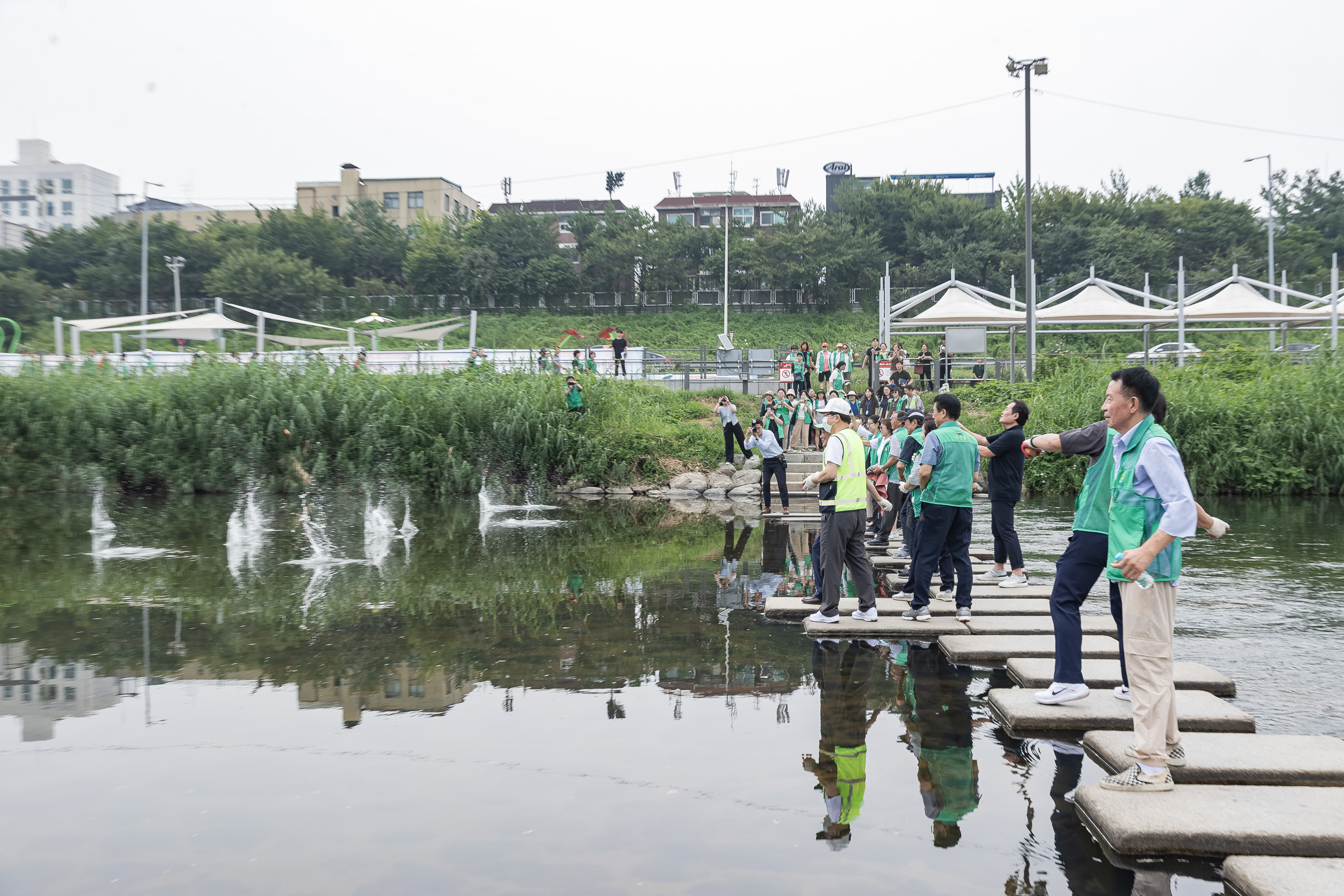 20240826-광진구새마을회 생명운동실천 중랑천변 환경정화활동 240826-0337_G_205825.jpg