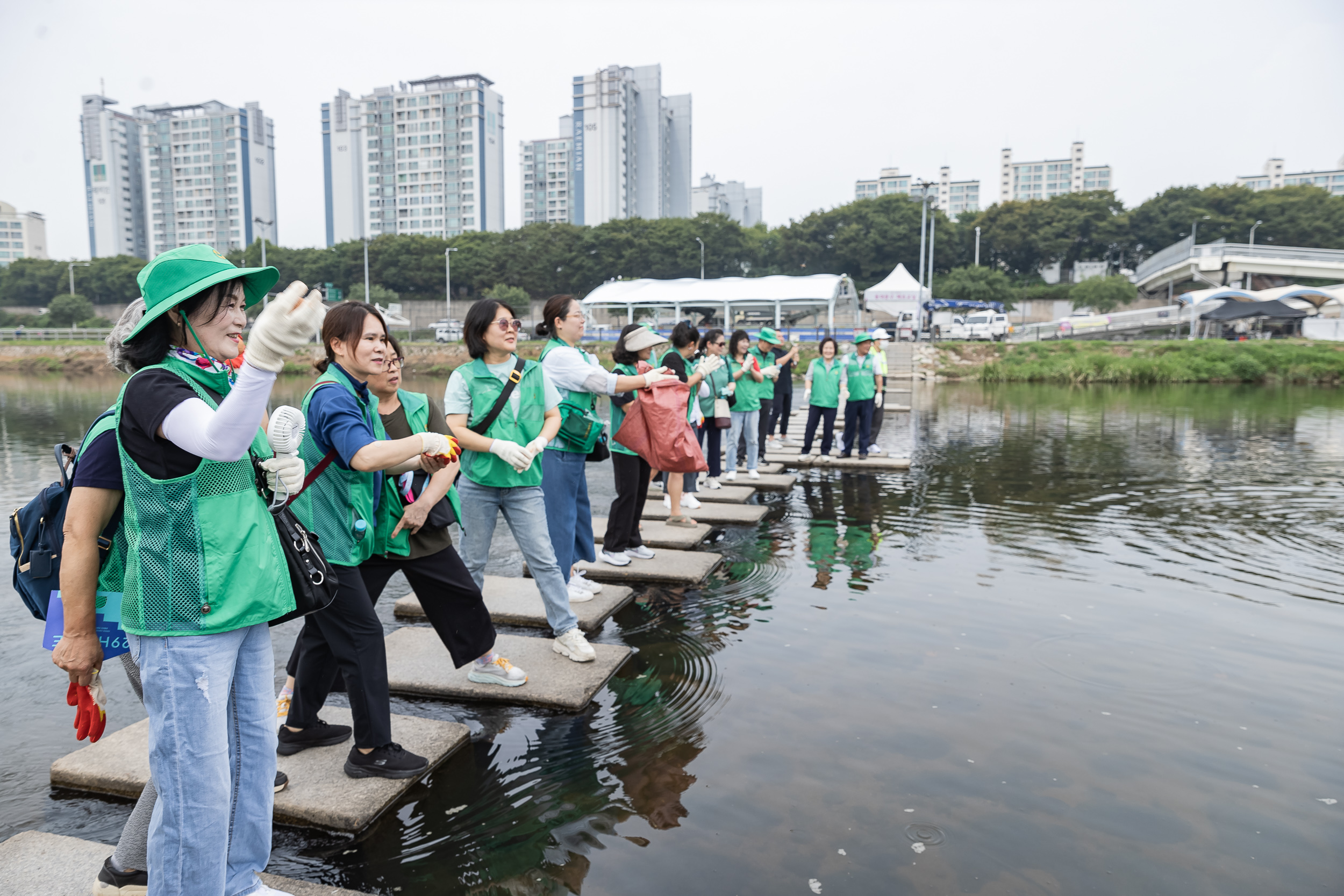 20240826-광진구새마을회 생명운동실천 중랑천변 환경정화활동 240826-0444_G_205826.jpg