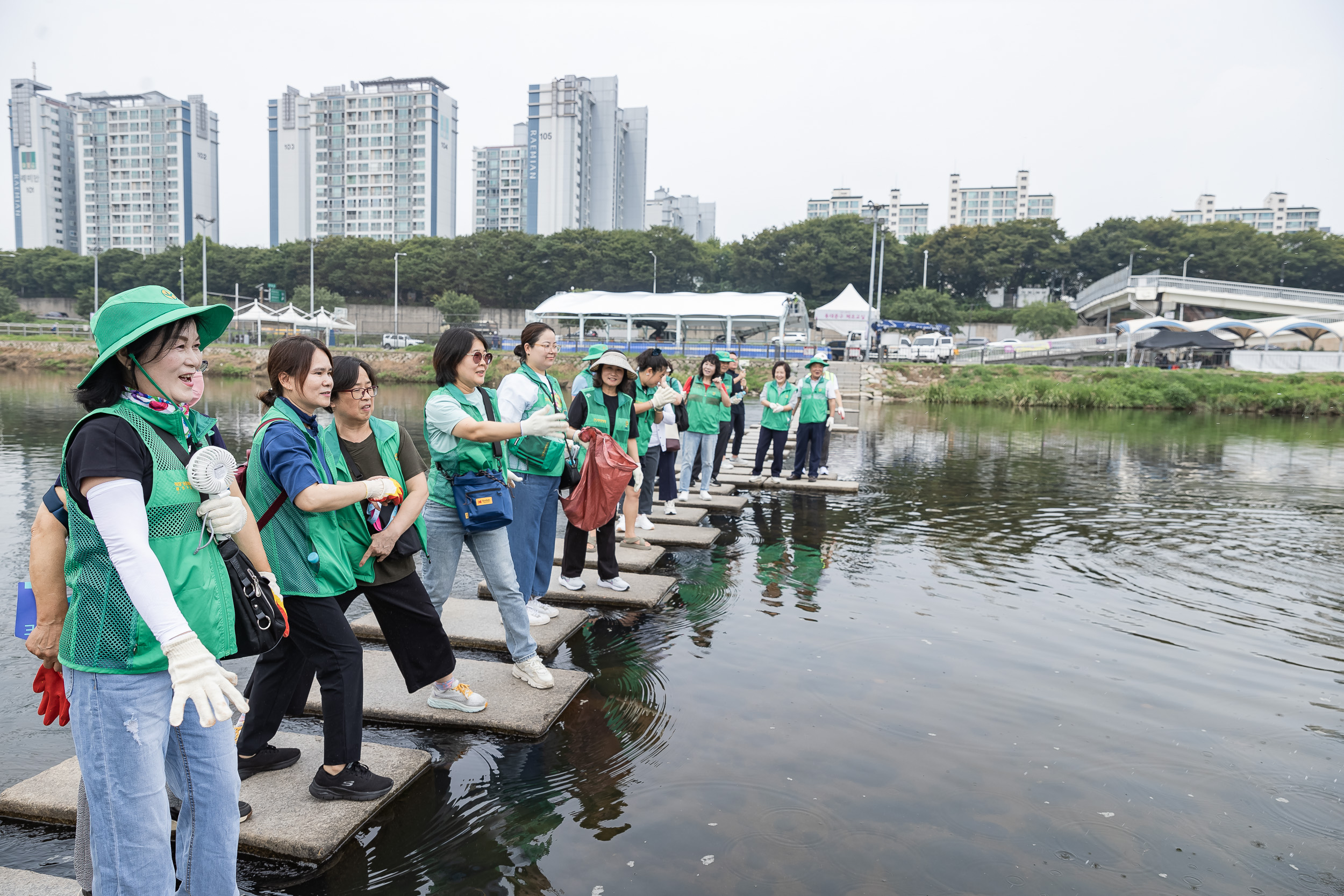 20240826-광진구새마을회 생명운동실천 중랑천변 환경정화활동 240826-0467_G_205827.jpg