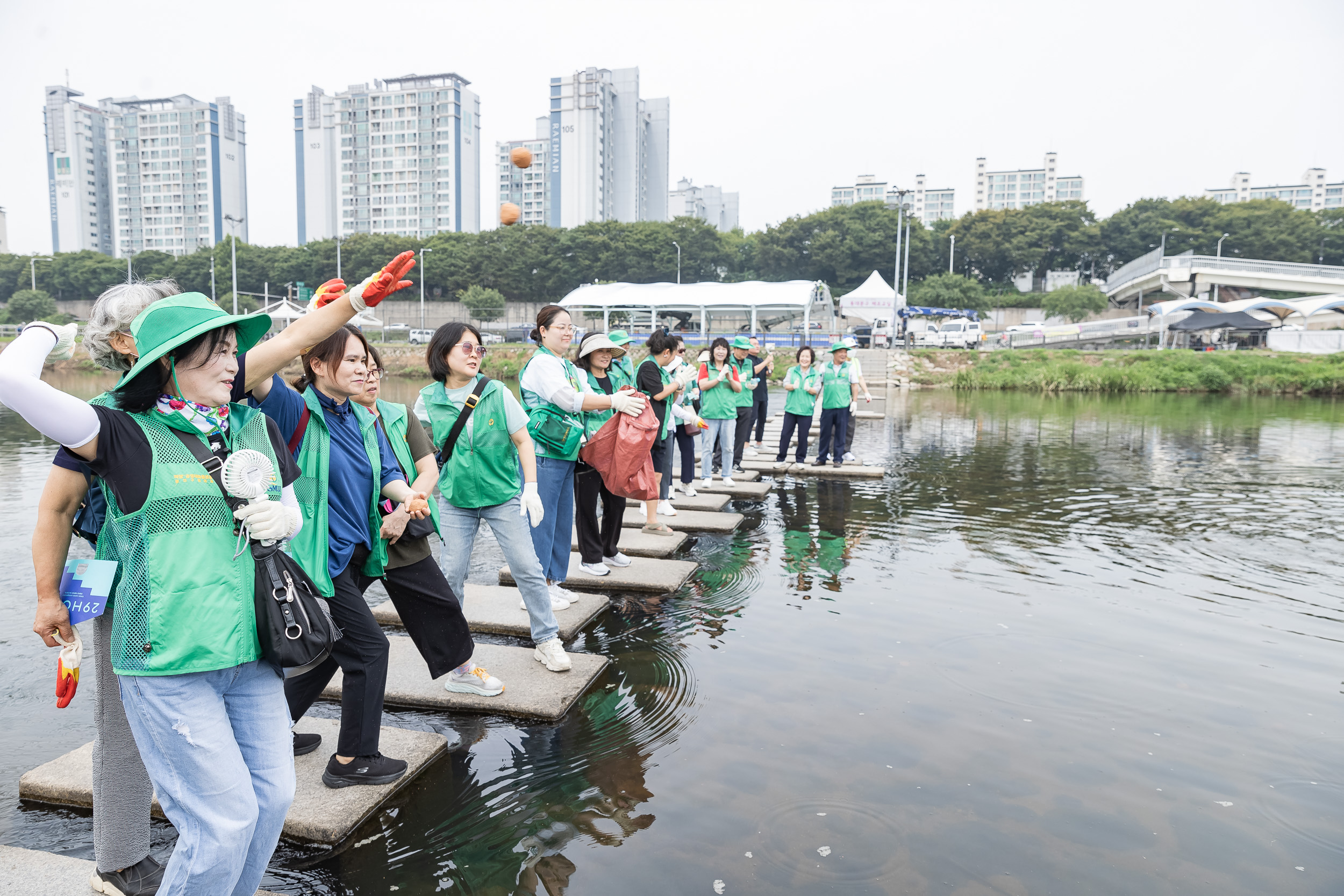 20240826-광진구새마을회 생명운동실천 중랑천변 환경정화활동 240826-0474_G_205827.jpg