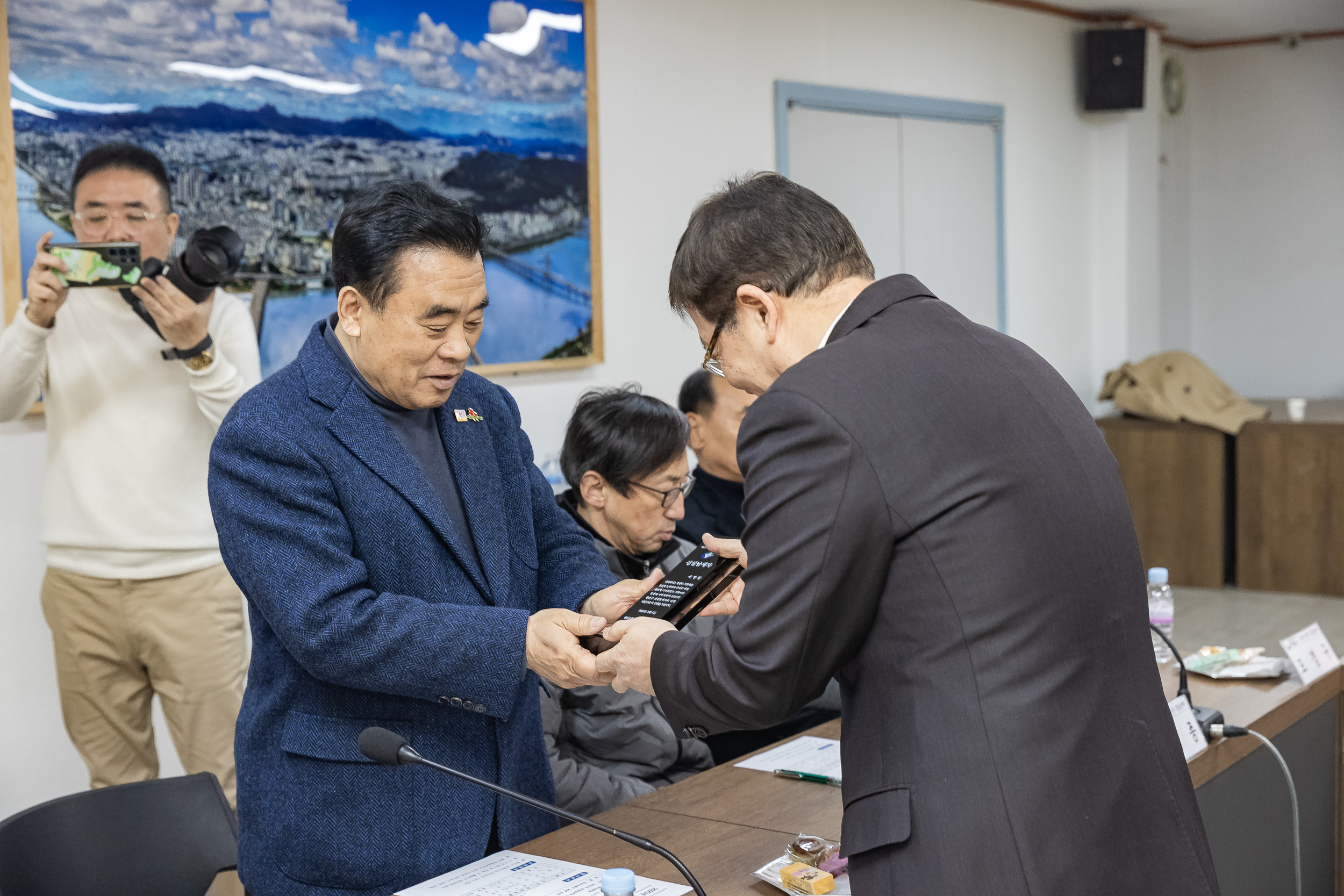 20250305-2025년 광진구 성실납세자 표창수여식 20250305-14030_L_201650.jpg