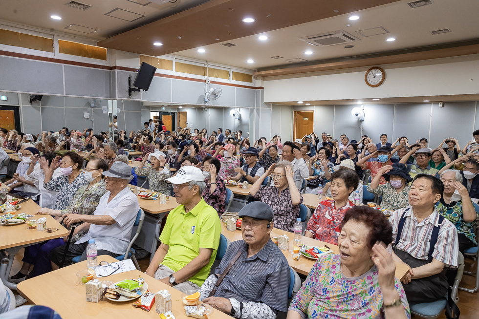 20240830-주민과 함께하는 건강한 여름나기 청춘극장 240830-0025-1_G_180550.jpg