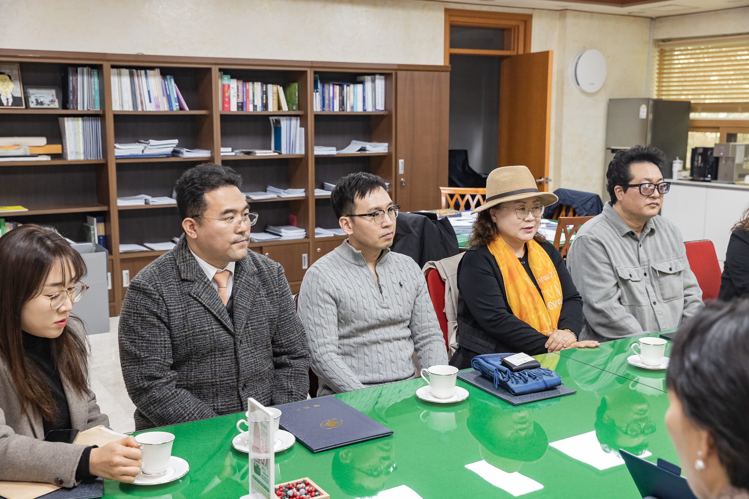 20250120-골목형상점가 심의위원 신규 위촉장 수여식 2025120_4626_G_213742.jpg