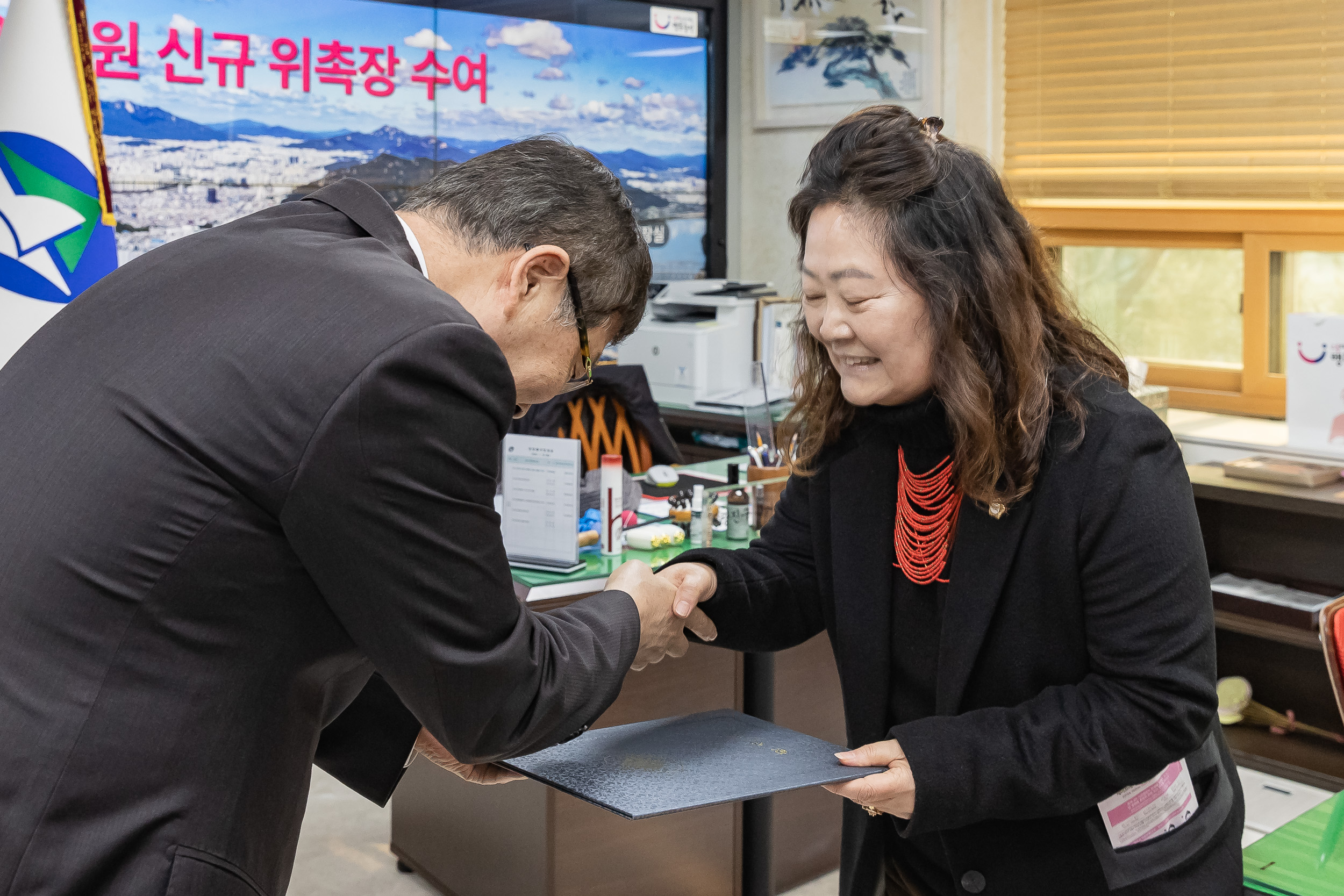 20250120-골목형상점가 심의위원 신규 위촉장 수여식 2025120_4551_G_213740.jpg