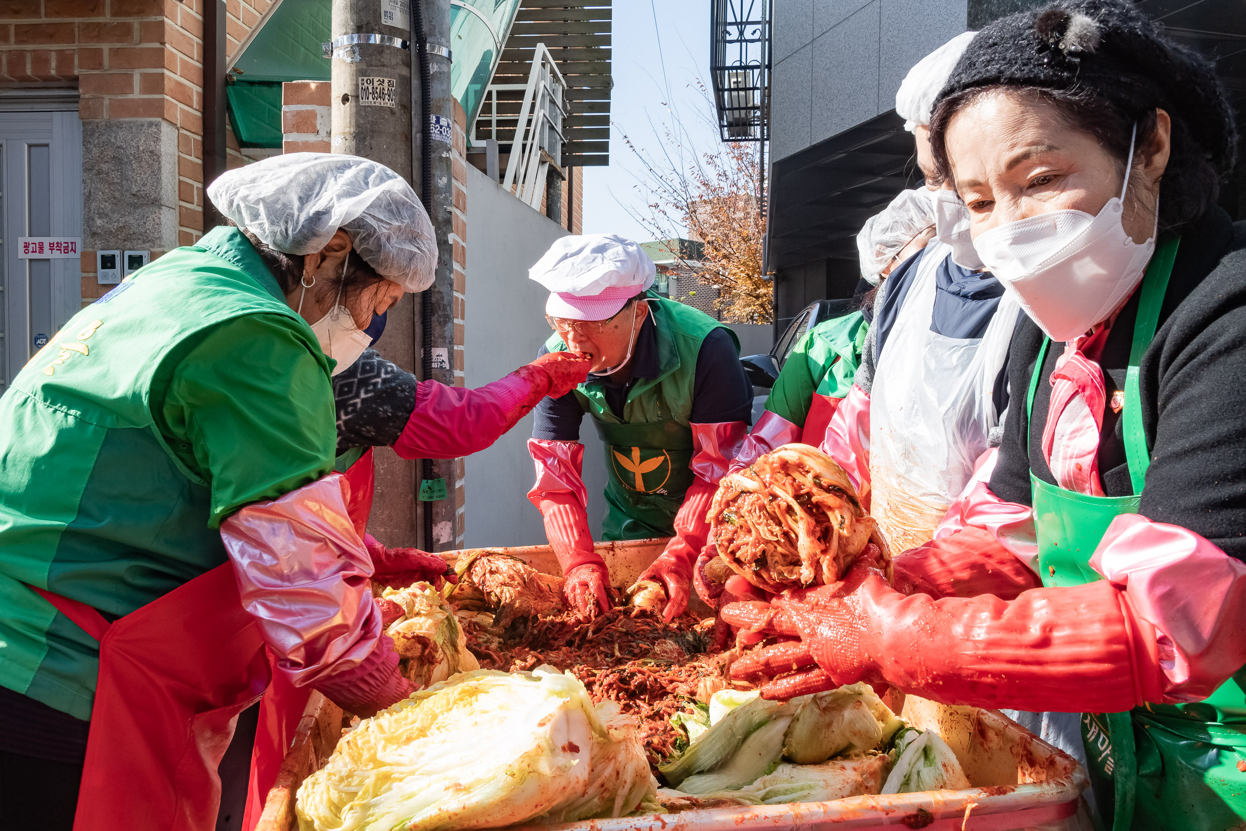 20241113-광진구 따뜻한 겨울나기 '사랑의 김장 담가드리기' 20241113_2893_G_162237.jpg