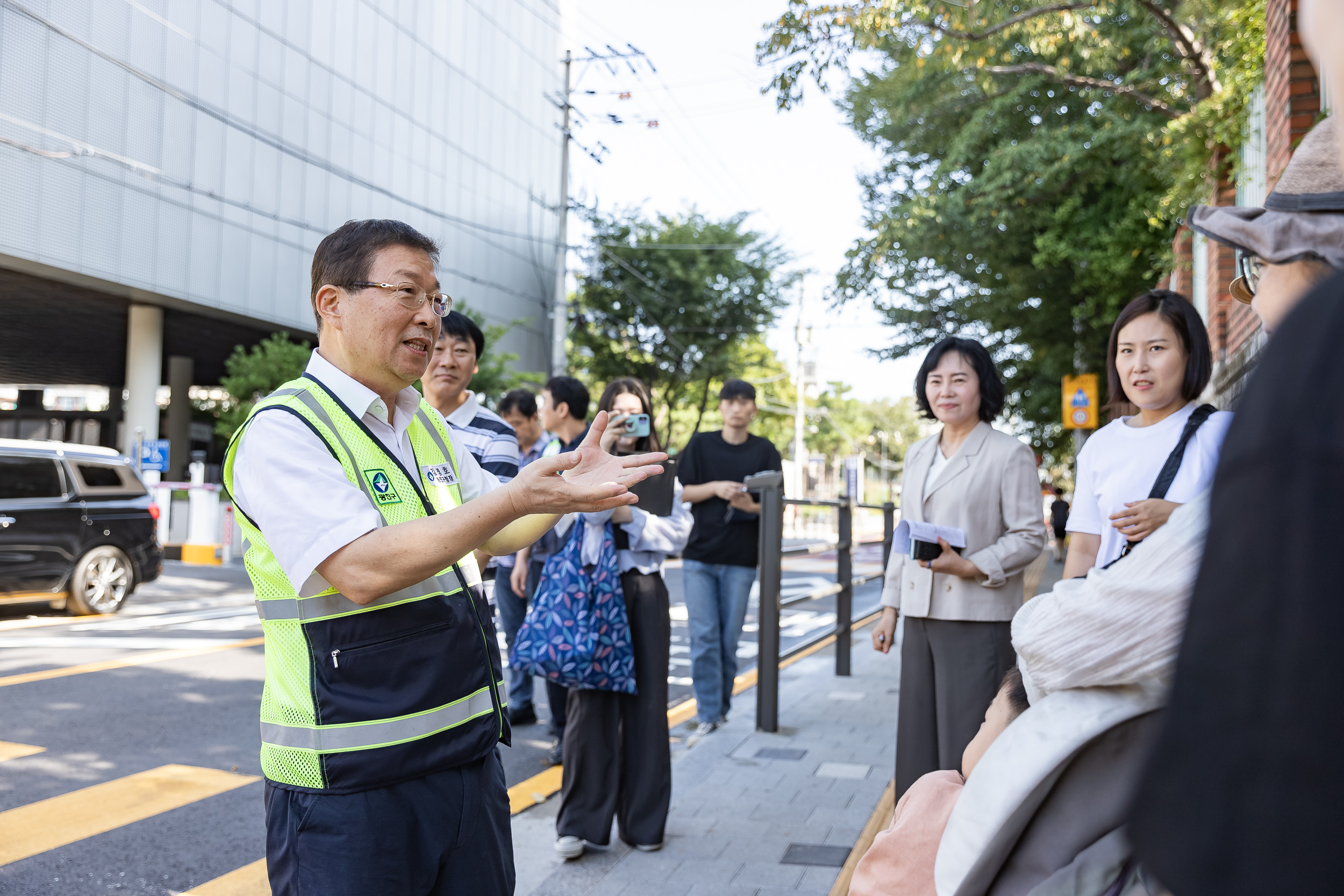 20240904-자양복개천길 보행환경개선사업, 신자초등학교 인근 차로재구획 현장 방문 240904-1131_G_112136.jpg