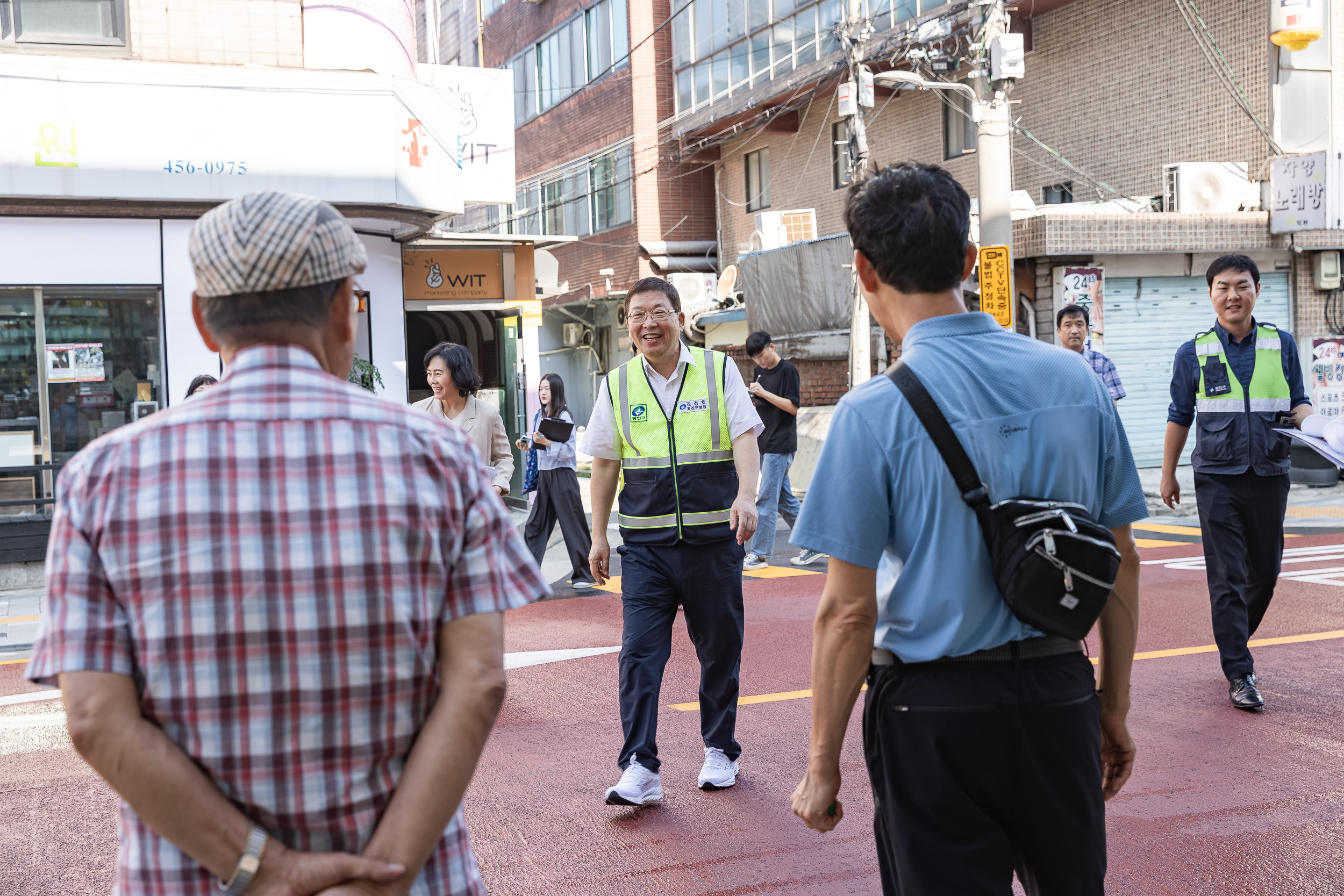 20240904-자양복개천길 보행환경개선사업, 신자초등학교 인근 차로재구획 현장 방문 240904-0792_G_112135.jpg