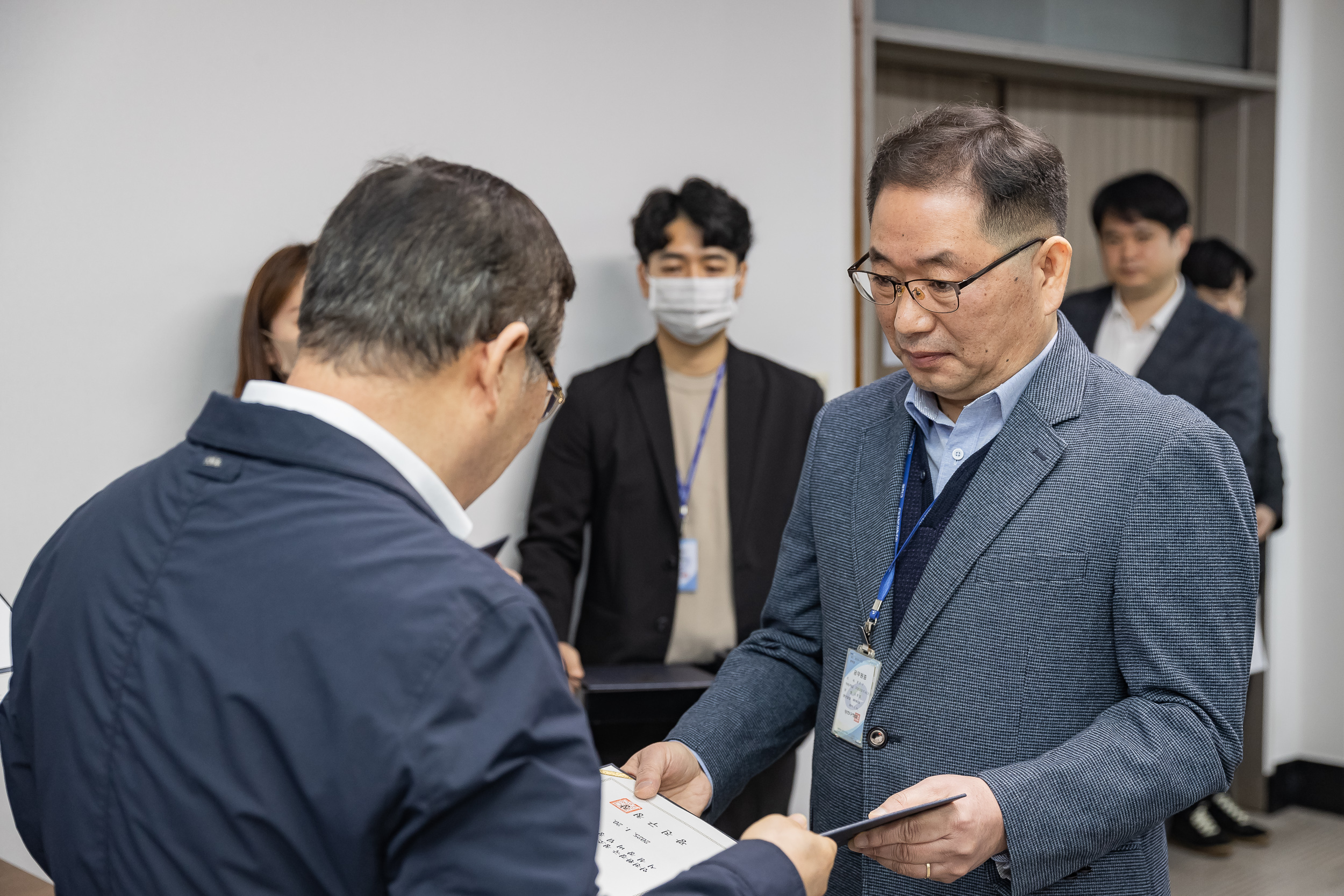 20250120-2025년 상반기 6급이하 기술직 정기인사 발령장 수여식 2025120_1762_G_212835.jpg