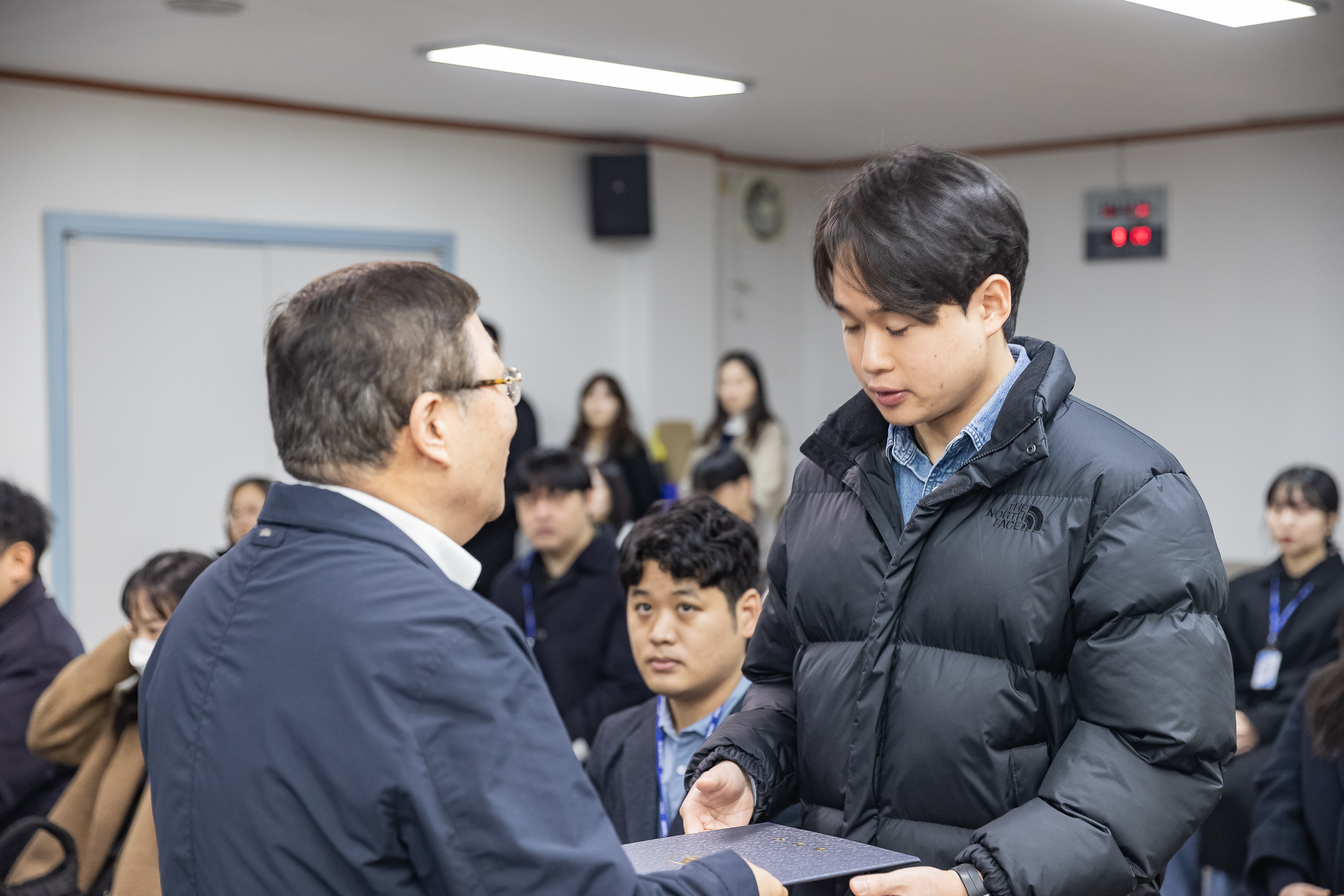 20250120-2025년 상반기 6급이하 기술직 정기인사 발령장 수여식 2025120_2022_G_212846.jpg