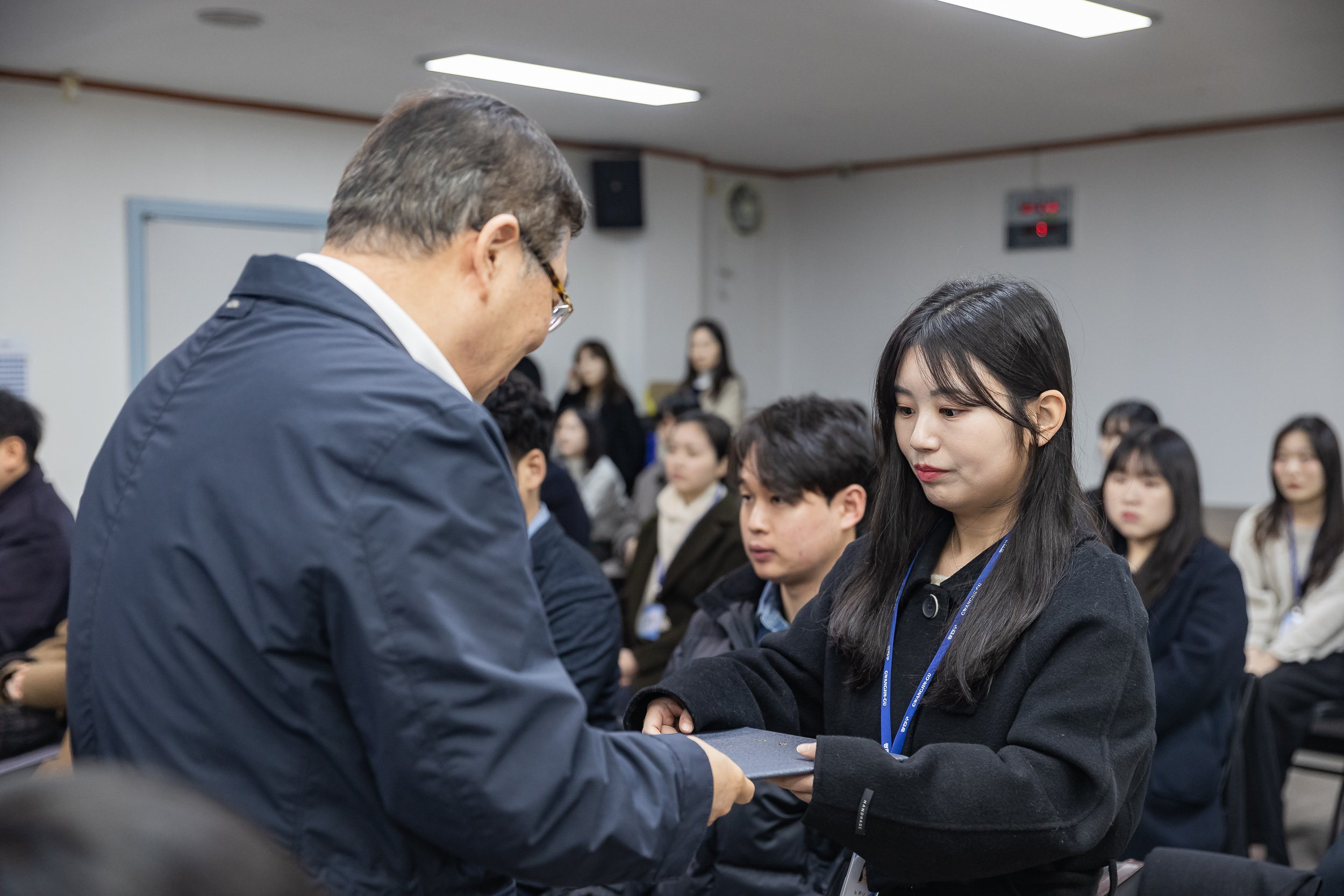 20250120-2025년 상반기 6급이하 기술직 정기인사 발령장 수여식 2025120_2032_G_212846.jpg