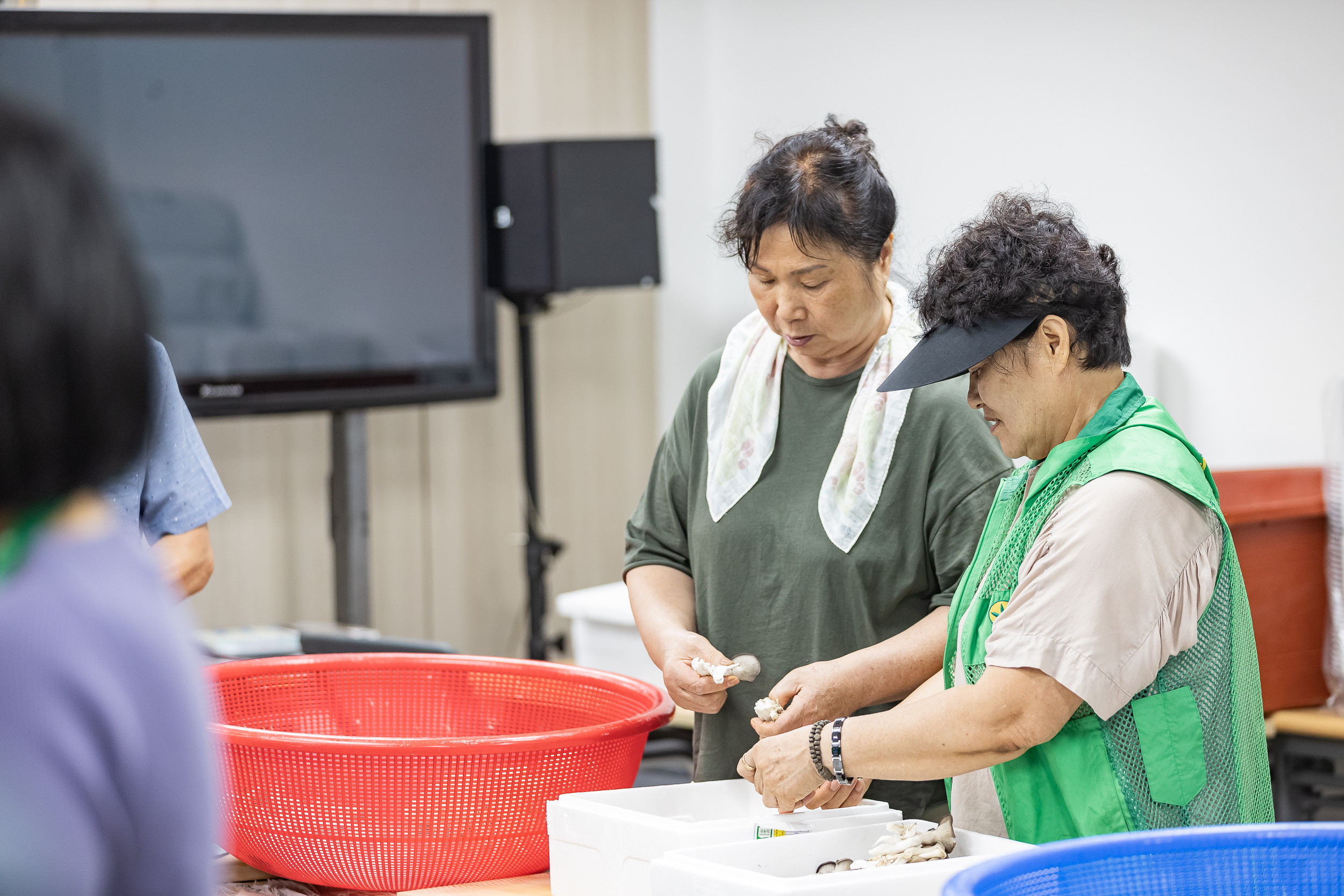 20240911-추석맞이 관내어르신 사랑의 밑반찬 만들어드리기 240911-1127_G_224232.jpg