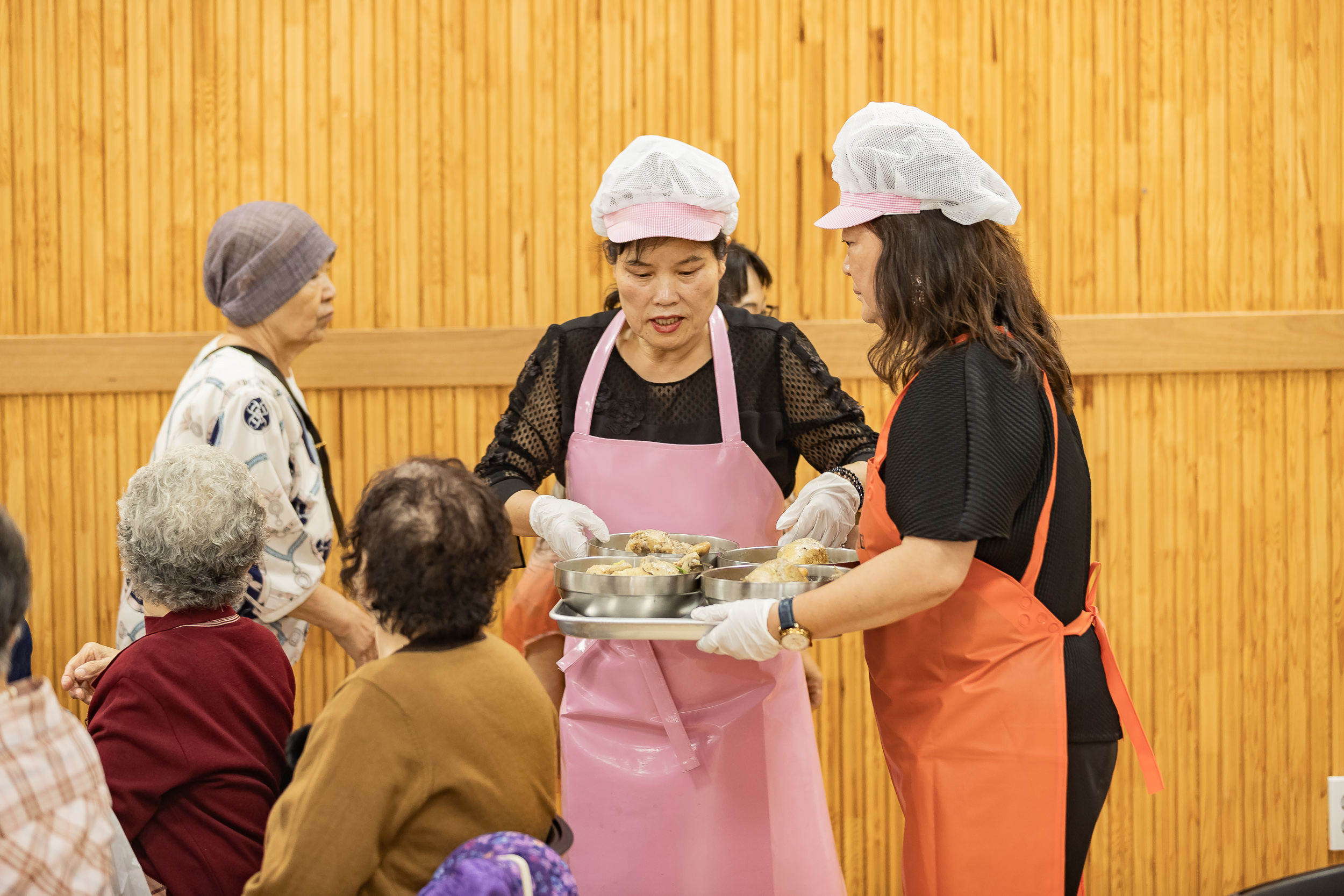 20250923-구의1동 자원봉사캠프 삼계탕 나눔 20250923-37895_L_161209.jpg