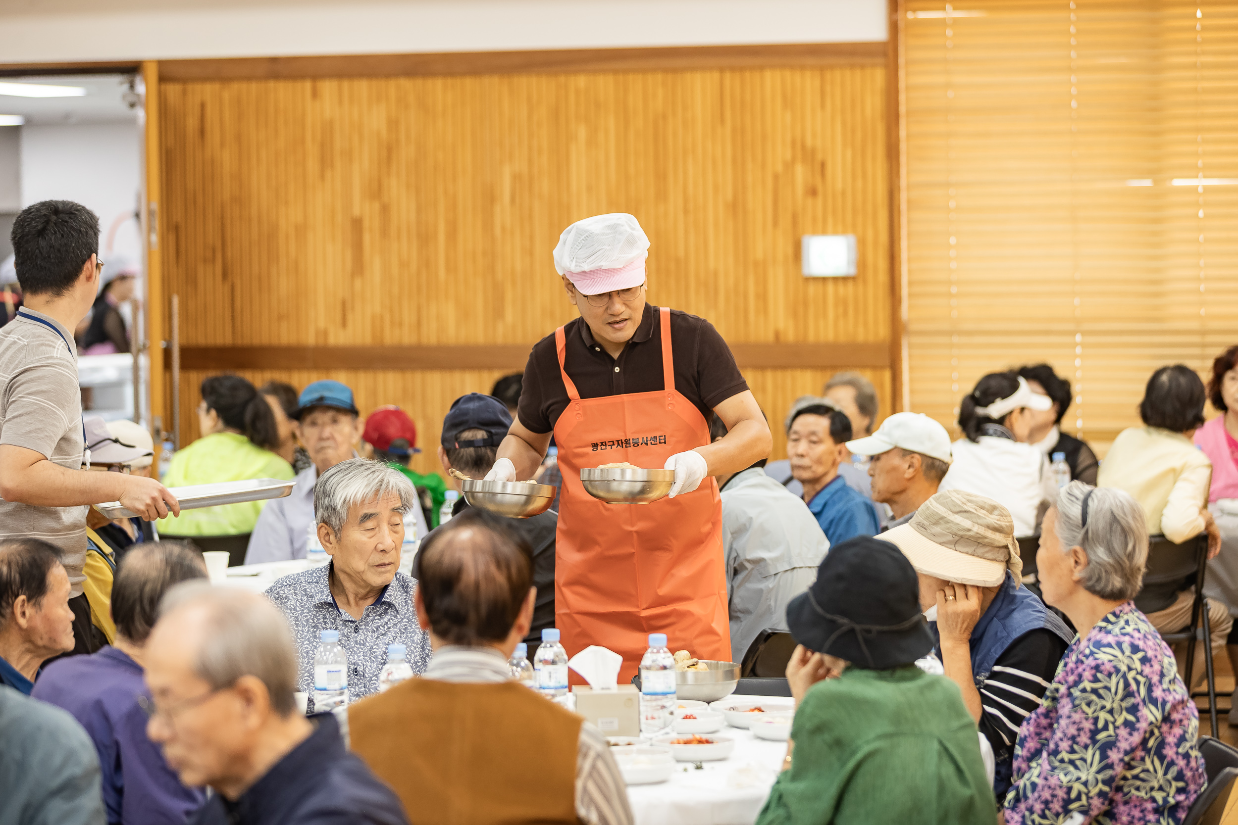 20250923-구의1동 자원봉사캠프 삼계탕 나눔 20250923-37970_L_161209.jpg