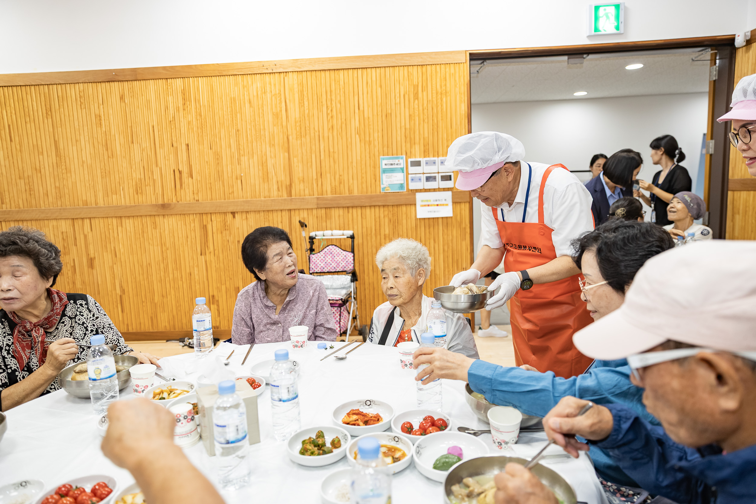 20250923-구의1동 자원봉사캠프 삼계탕 나눔 20250923-37980_L_161210.jpg