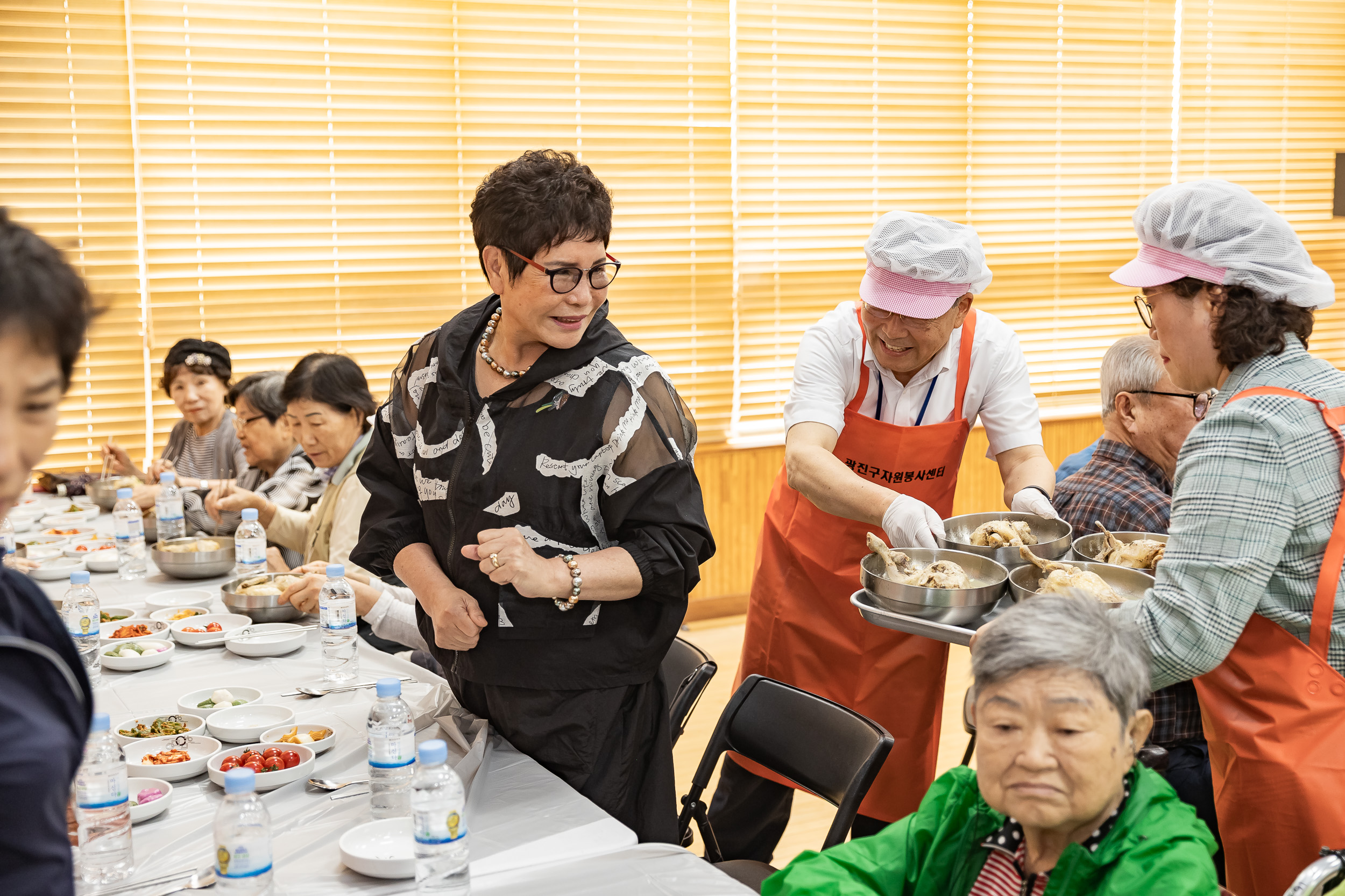20250923-구의1동 자원봉사캠프 삼계탕 나눔 20250923-38004_L_161210.jpg