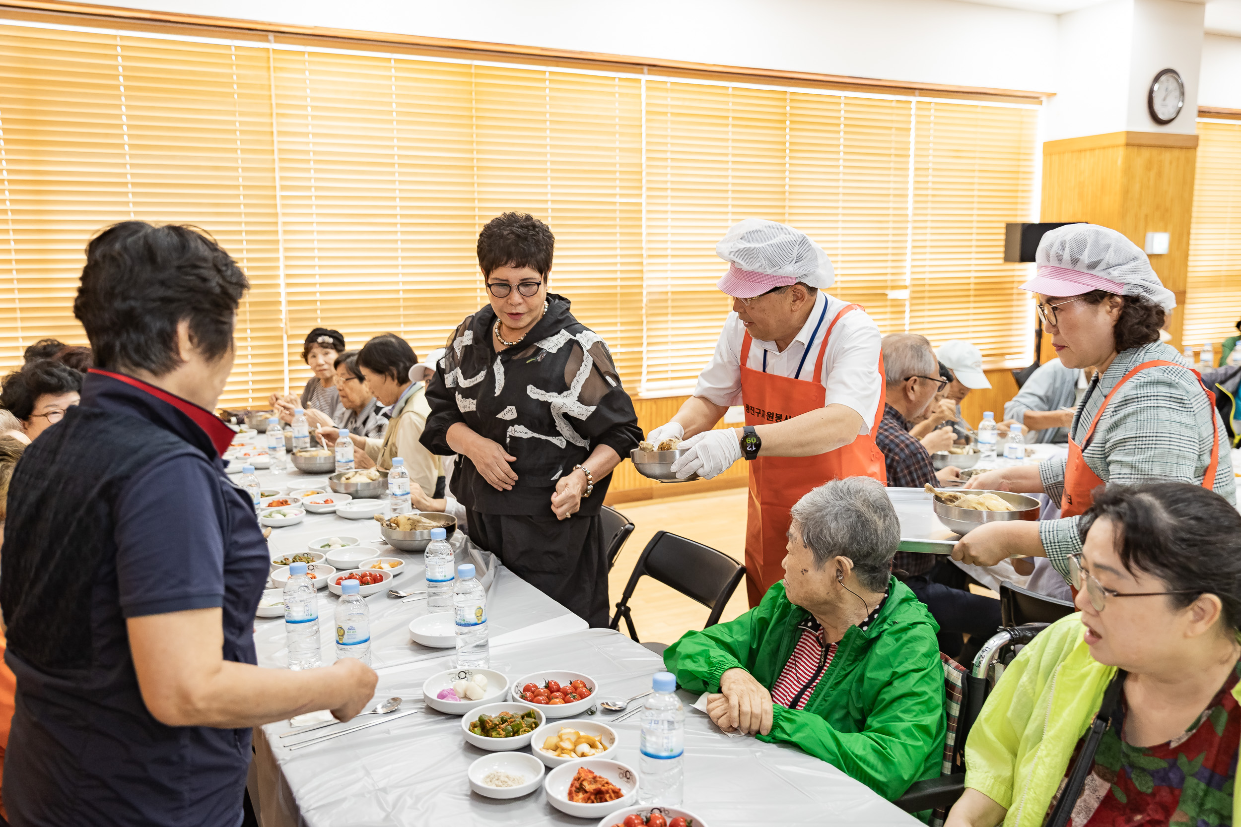 20250923-구의1동 자원봉사캠프 삼계탕 나눔 20250923-38011_L_161210.jpg