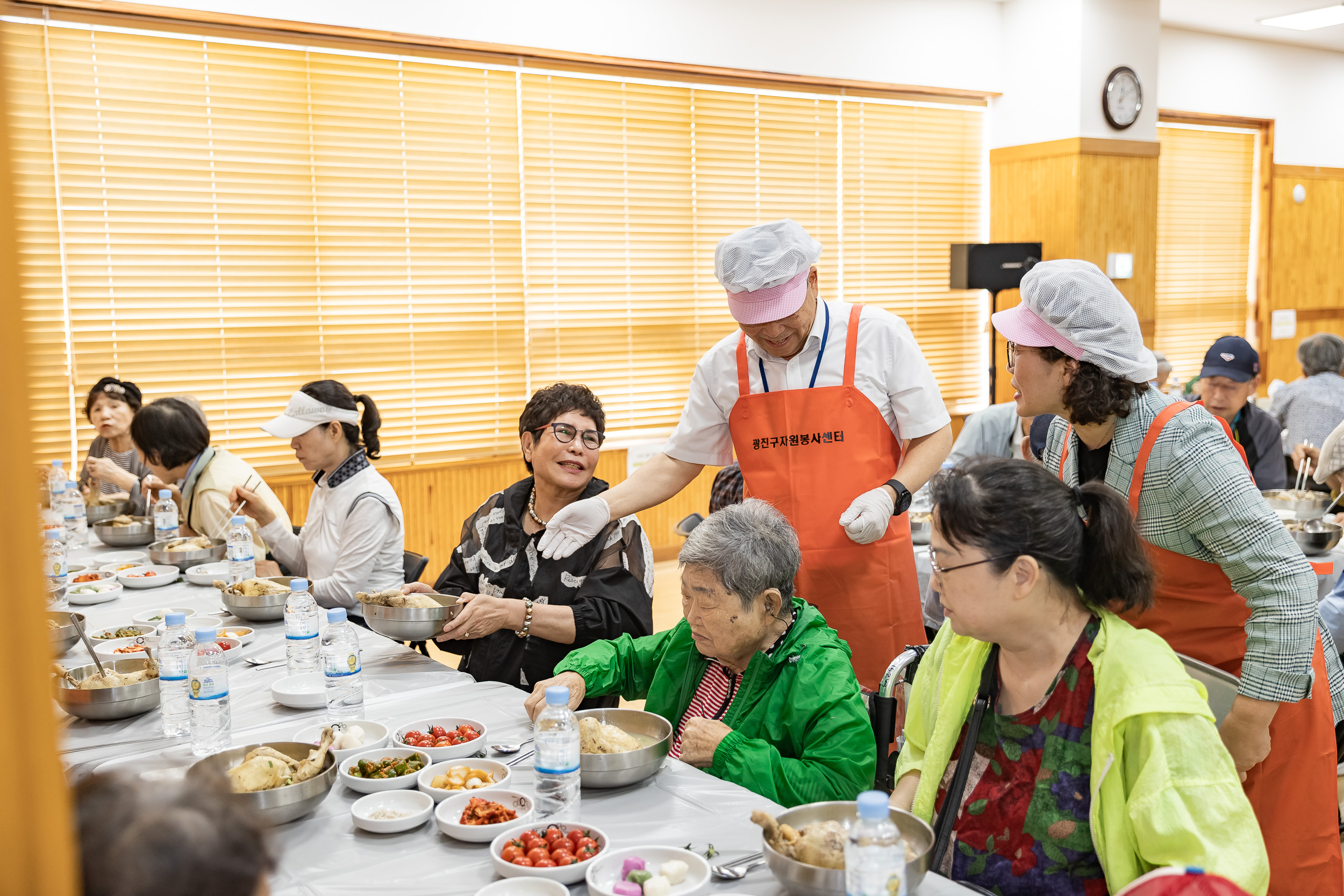20250923-구의1동 자원봉사캠프 삼계탕 나눔 20250923-38014_L_161210.jpg