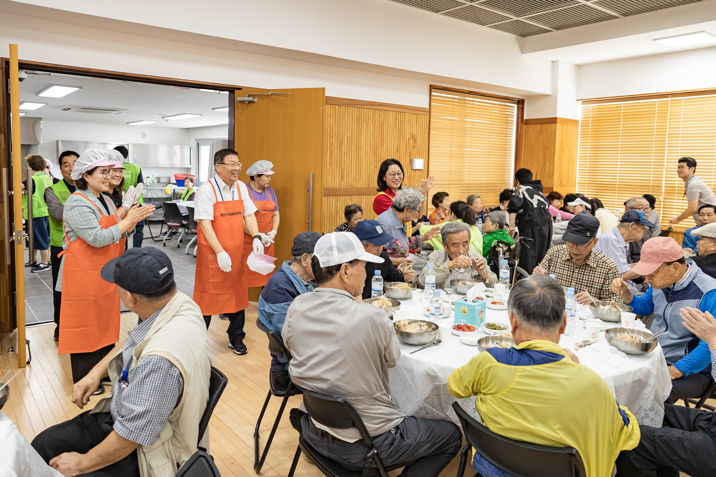 20250923-구의1동 자원봉사캠프 삼계탕 나눔 20250923-38059_L_161210.jpg