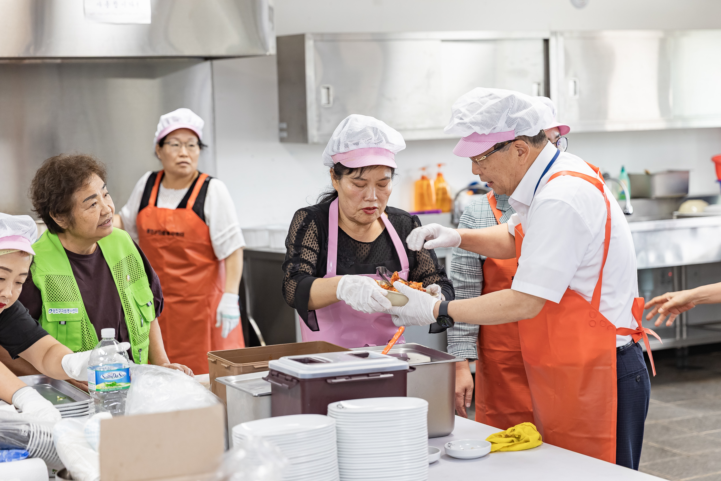 20250923-구의1동 자원봉사캠프 삼계탕 나눔 20250923-38064_L_161210.jpg