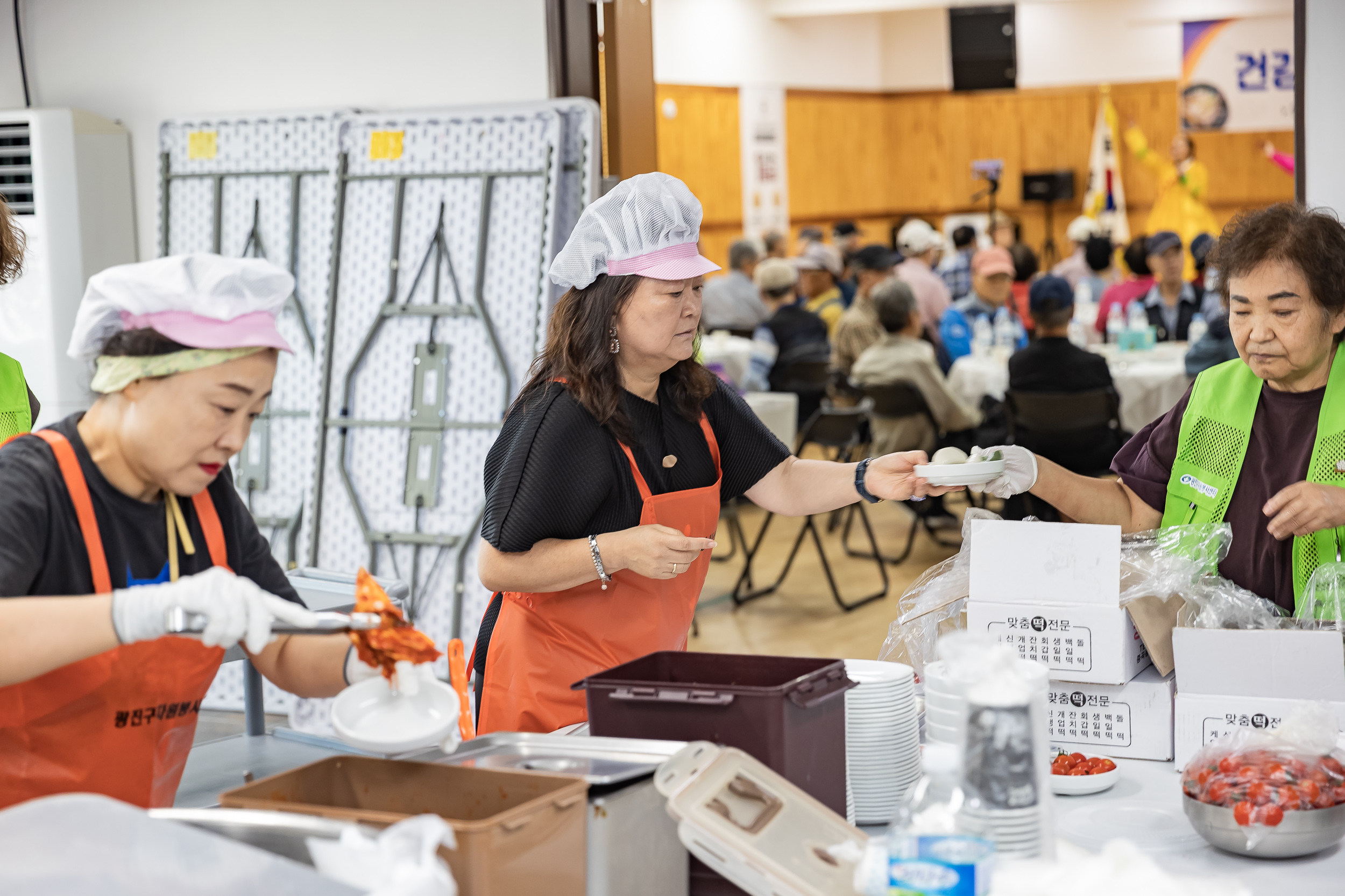 20250923-구의1동 자원봉사캠프 삼계탕 나눔 20250923-37814_L_161209.jpg