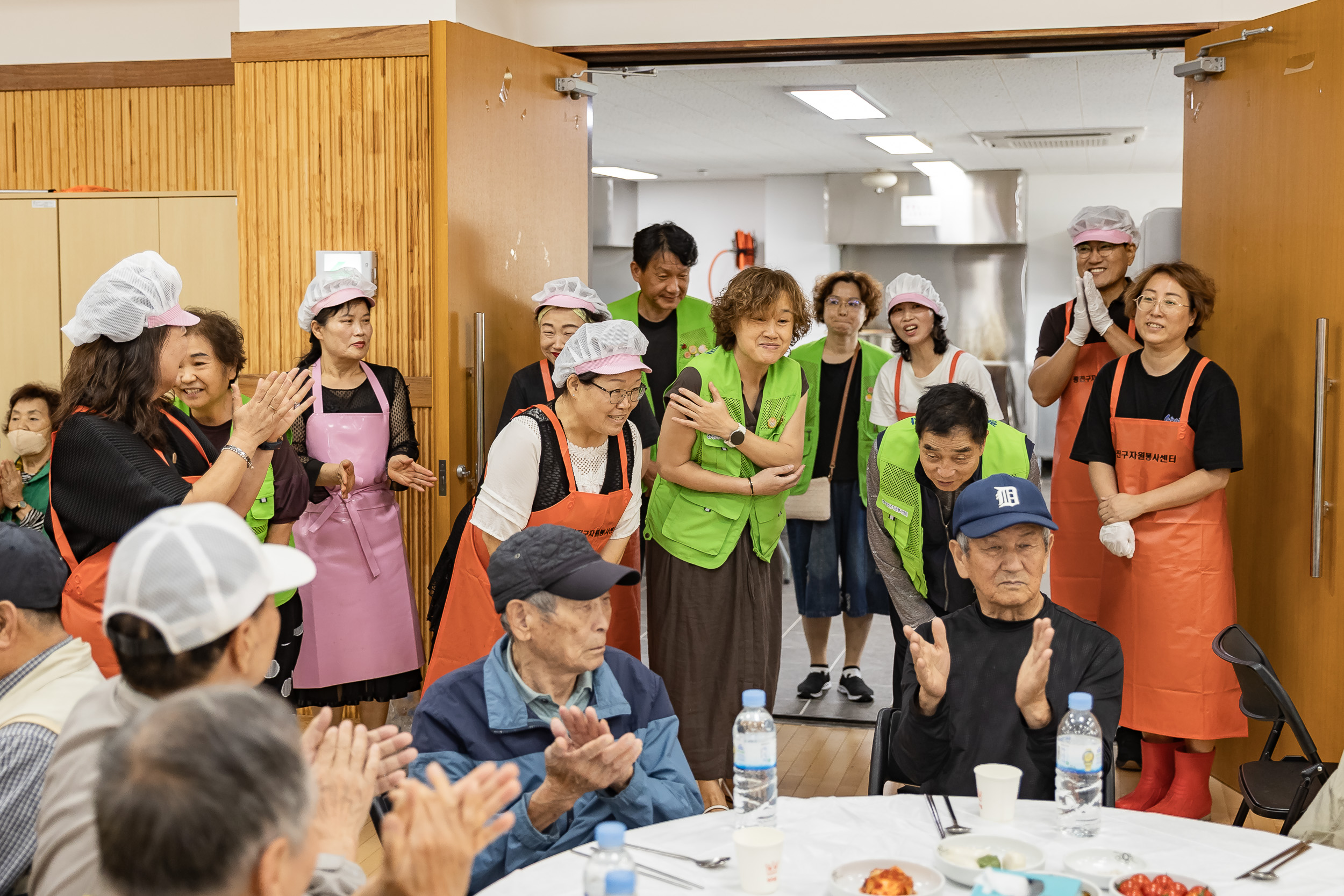 20250923-구의1동 자원봉사캠프 삼계탕 나눔 20250923-37834_L_161209.jpg