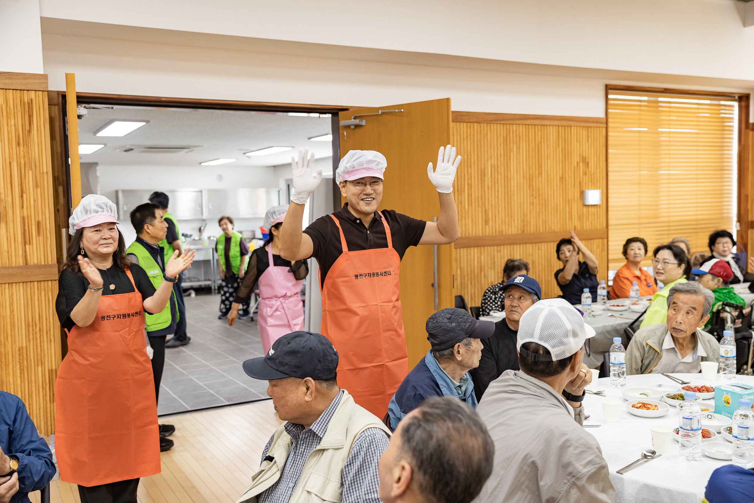 20250923-구의1동 자원봉사캠프 삼계탕 나눔 20250923-37846_L_161209.jpg
