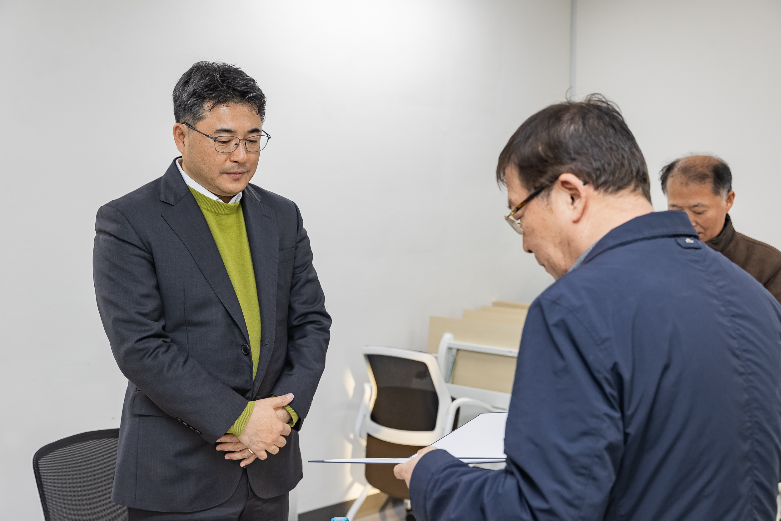 20251124-1인가구지원센터 운영위원회 신규위원 위촉식 20251124-13481_L_191725.jpg