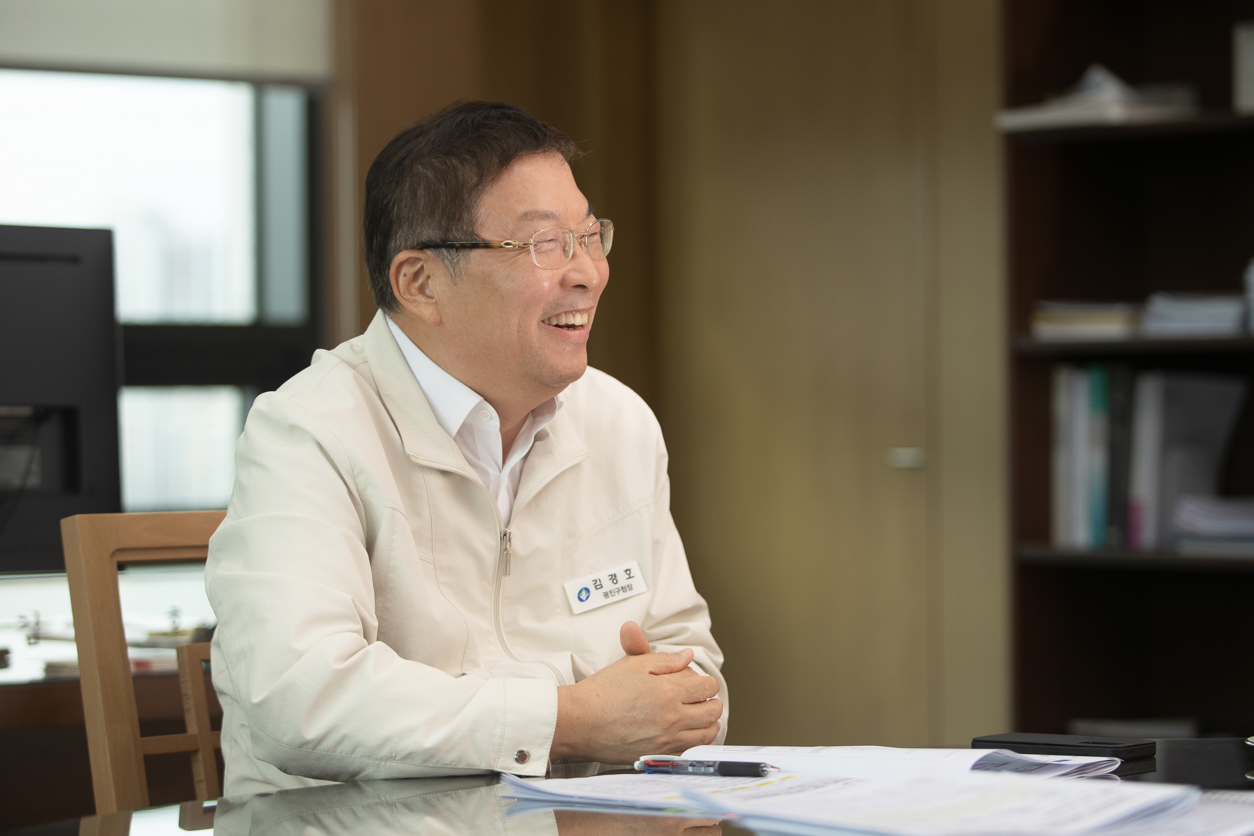 20251014-서울신문과 인터뷰중인 광진구청장 20251014-55682_M2 (1)_L_202407.jpg