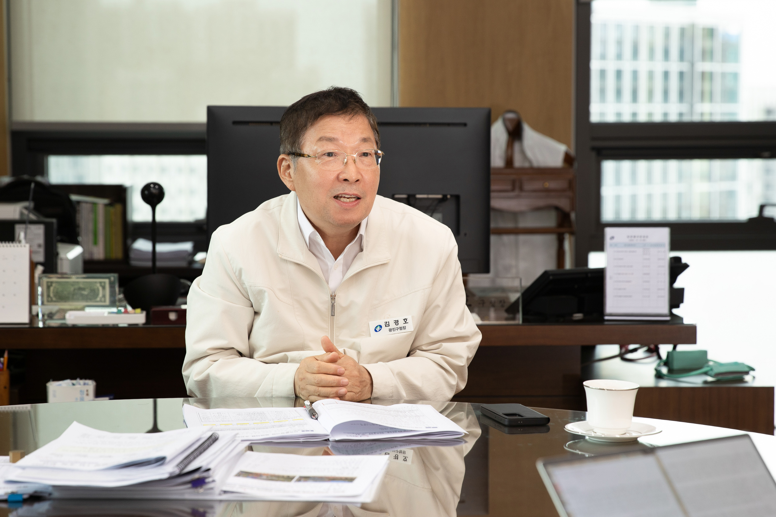 20251014-서울신문과 인터뷰중인 광진구청장 20251014-55696_M2 (1)_L_202407.jpg